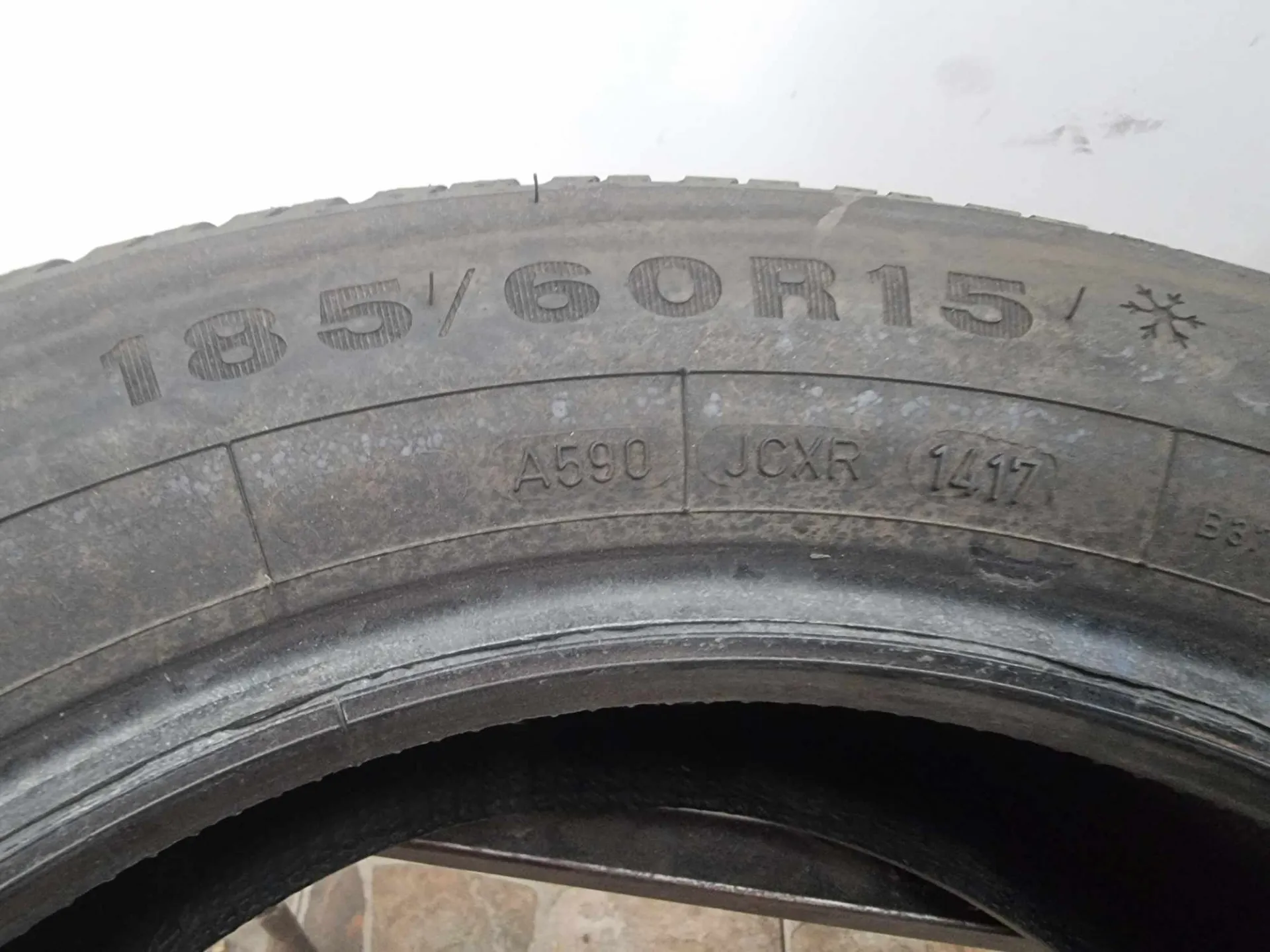 4бр зимни гуми 185/60/15 DUNLOP L01397 6