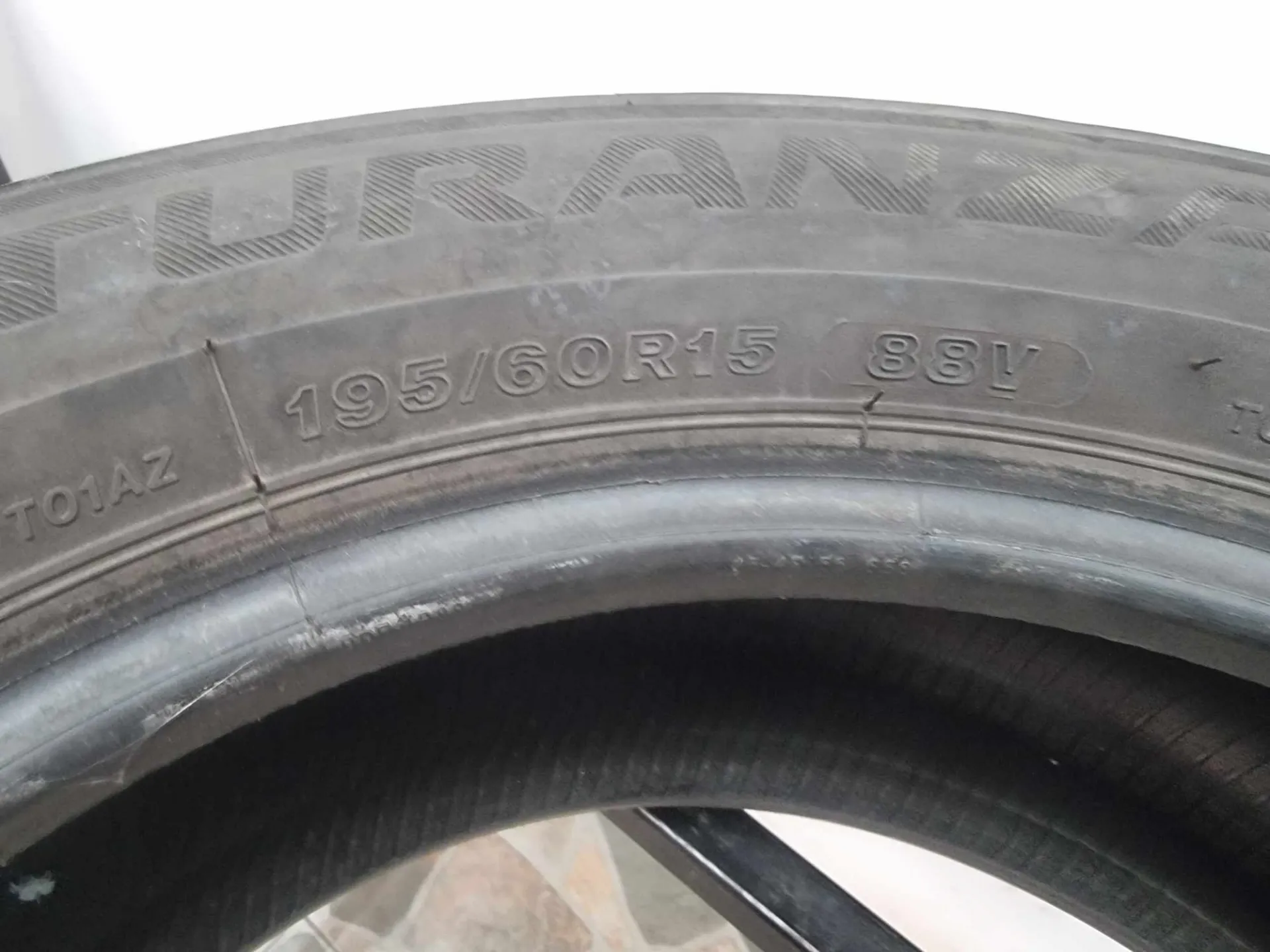 2бр летни гуми 195/60/15 BRIDGESTONE L01437  4