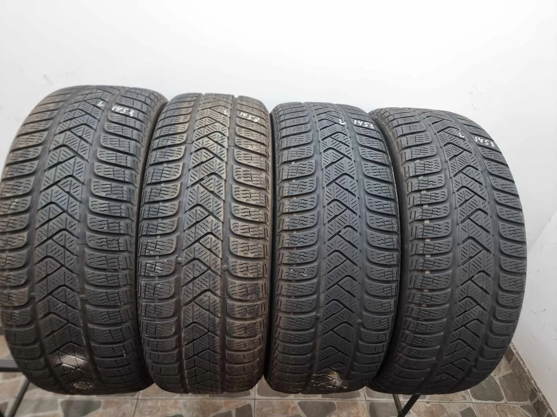 4бр зимни гуми 215/60/16 PIRELLI L01453  5