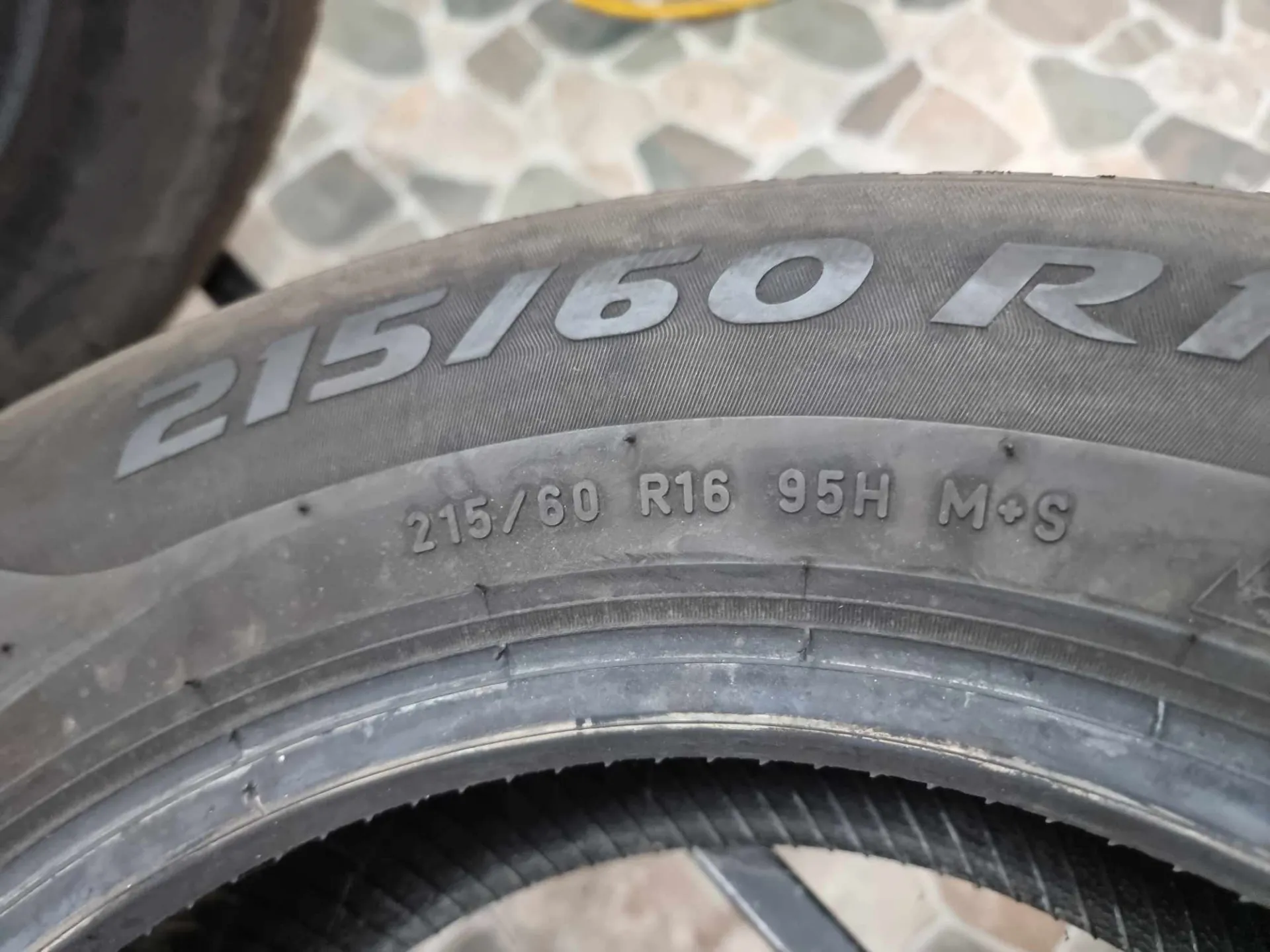 4бр зимни гуми 215/60/16 PIRELLI L01453  6