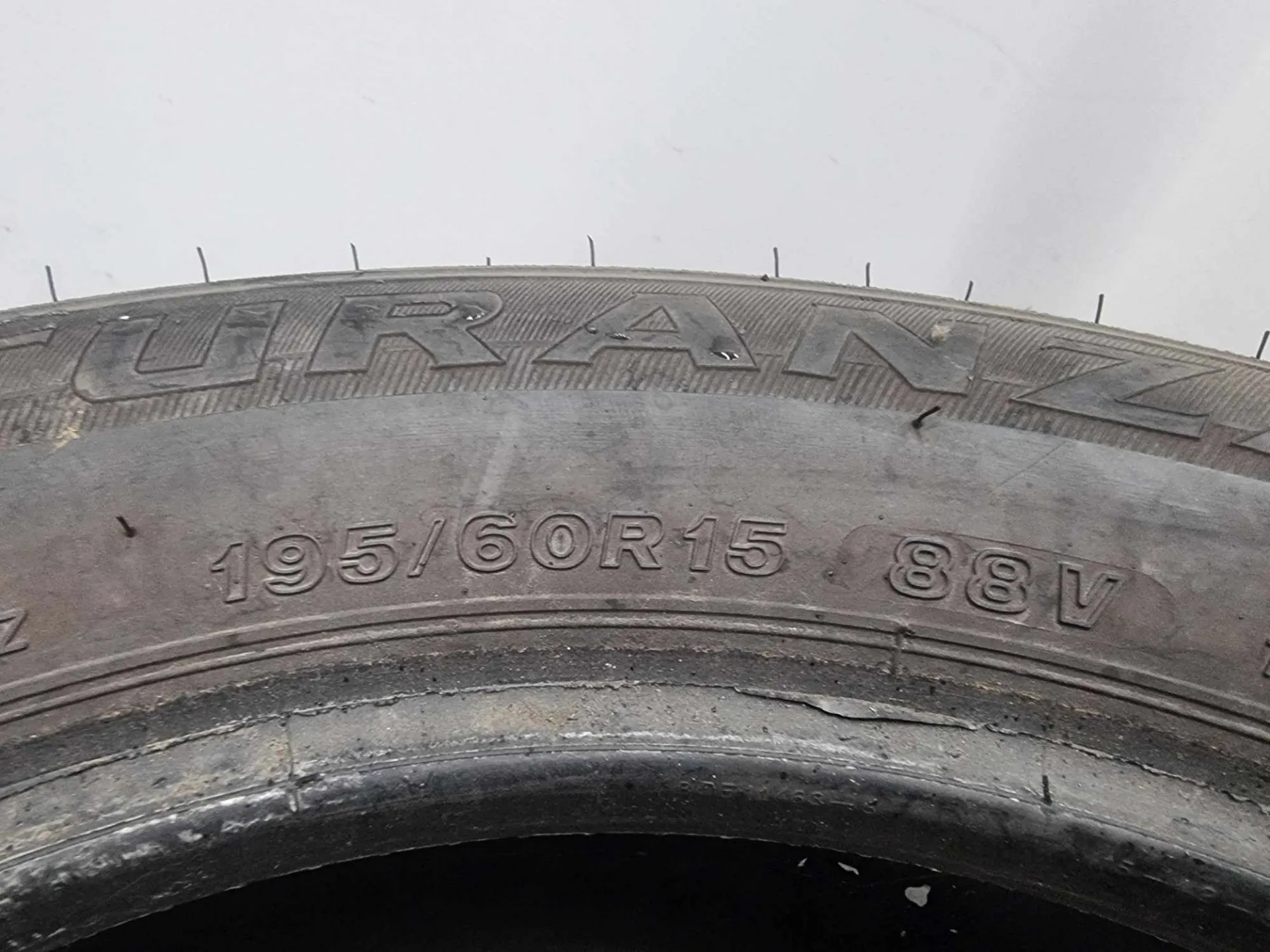 2бр летни гуми 195/60/15 BRIDGESTONE L01454 4