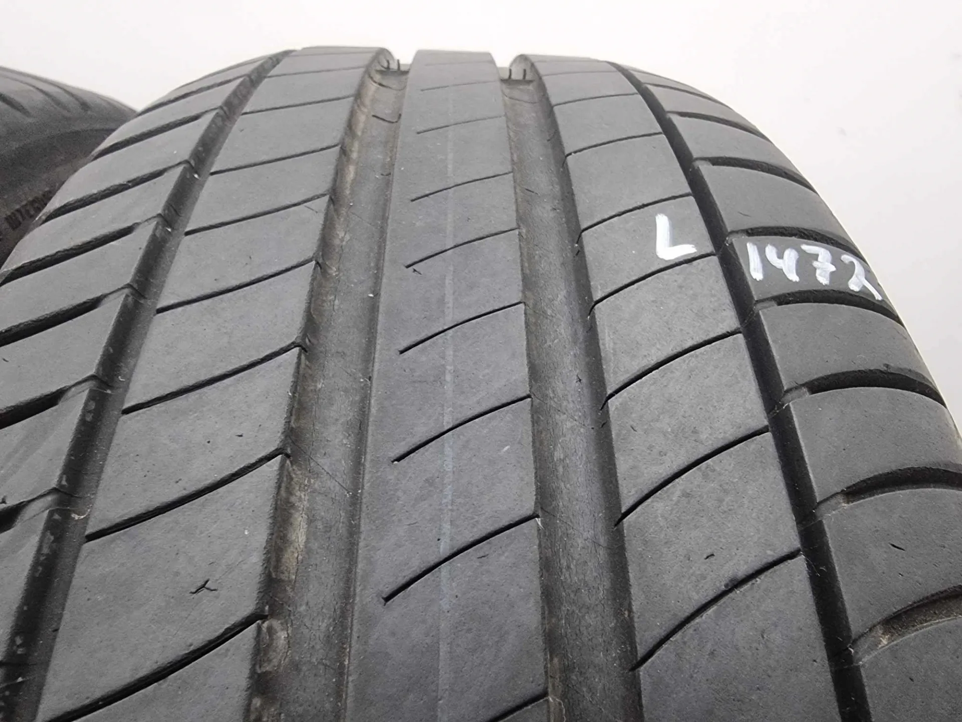 2бр летни гуми 215/60/17 MICHELIN L01472  2