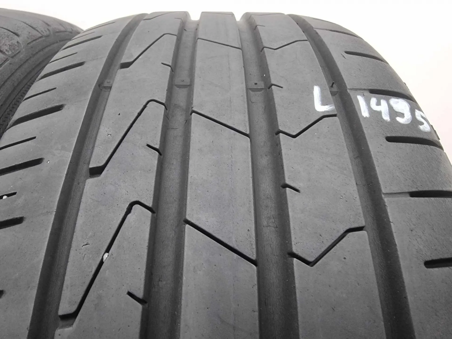 2бр летни гуми 205/55/16 HANKOOK L01495 2