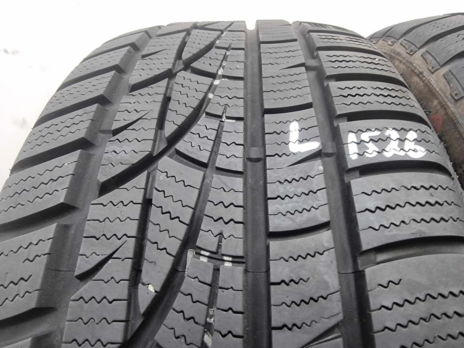 2бр зимни гуми 205/45/17 HANKOOK L01526  1