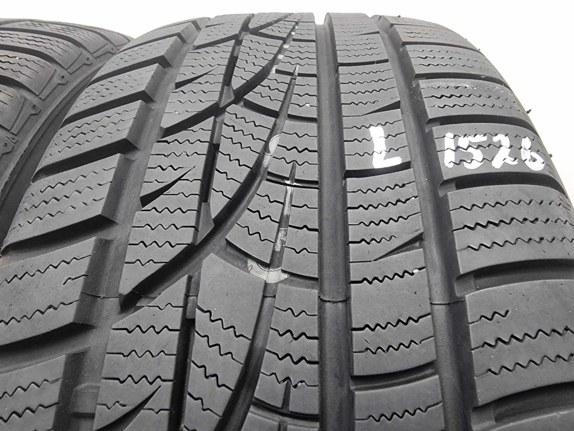 2бр зимни гуми 205/45/17 HANKOOK L01526  2