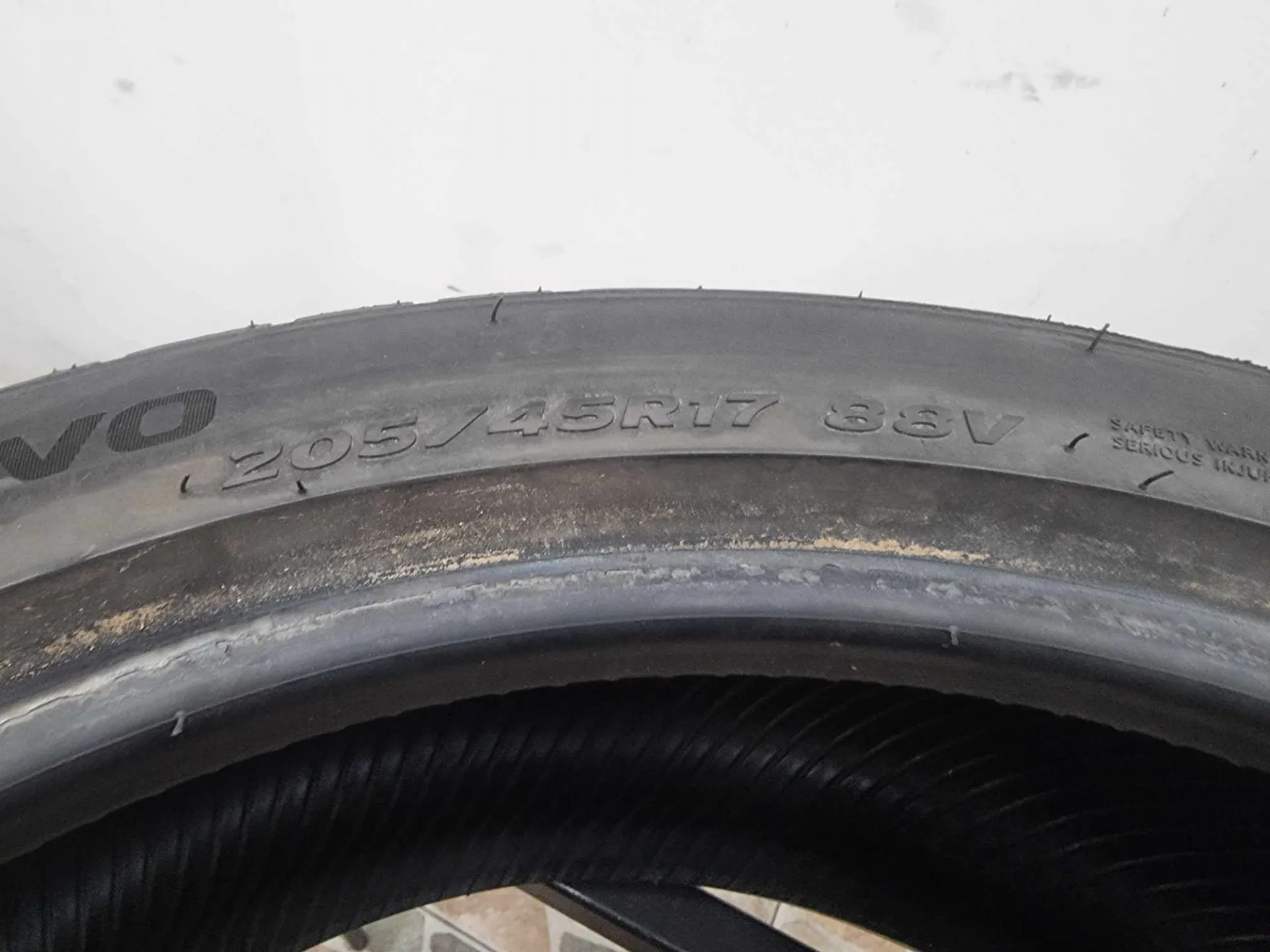 2бр зимни гуми 205/45/17 HANKOOK L01526  4