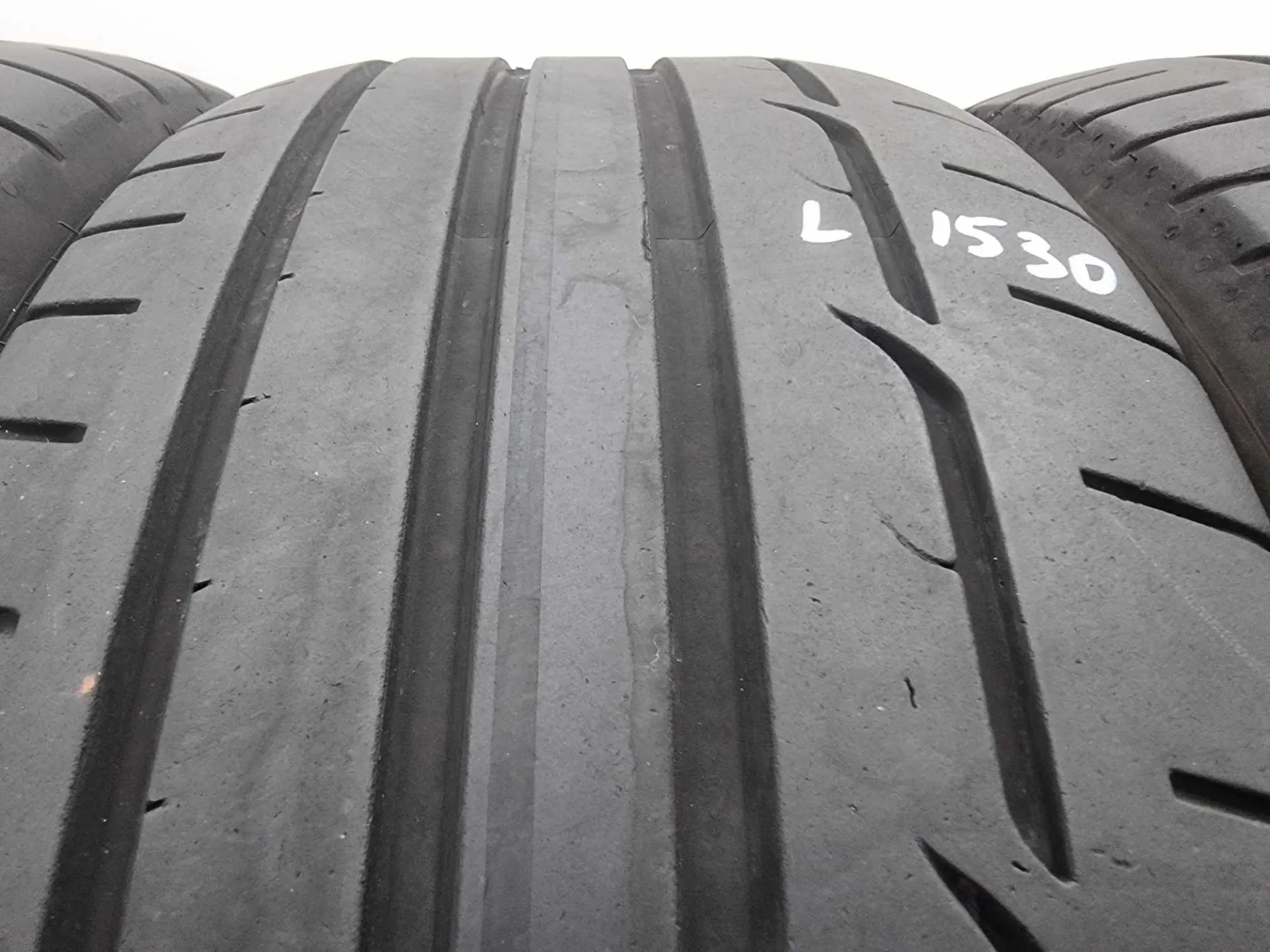 4бр летни гуми 225/45/19 DUNLOP L01530 2