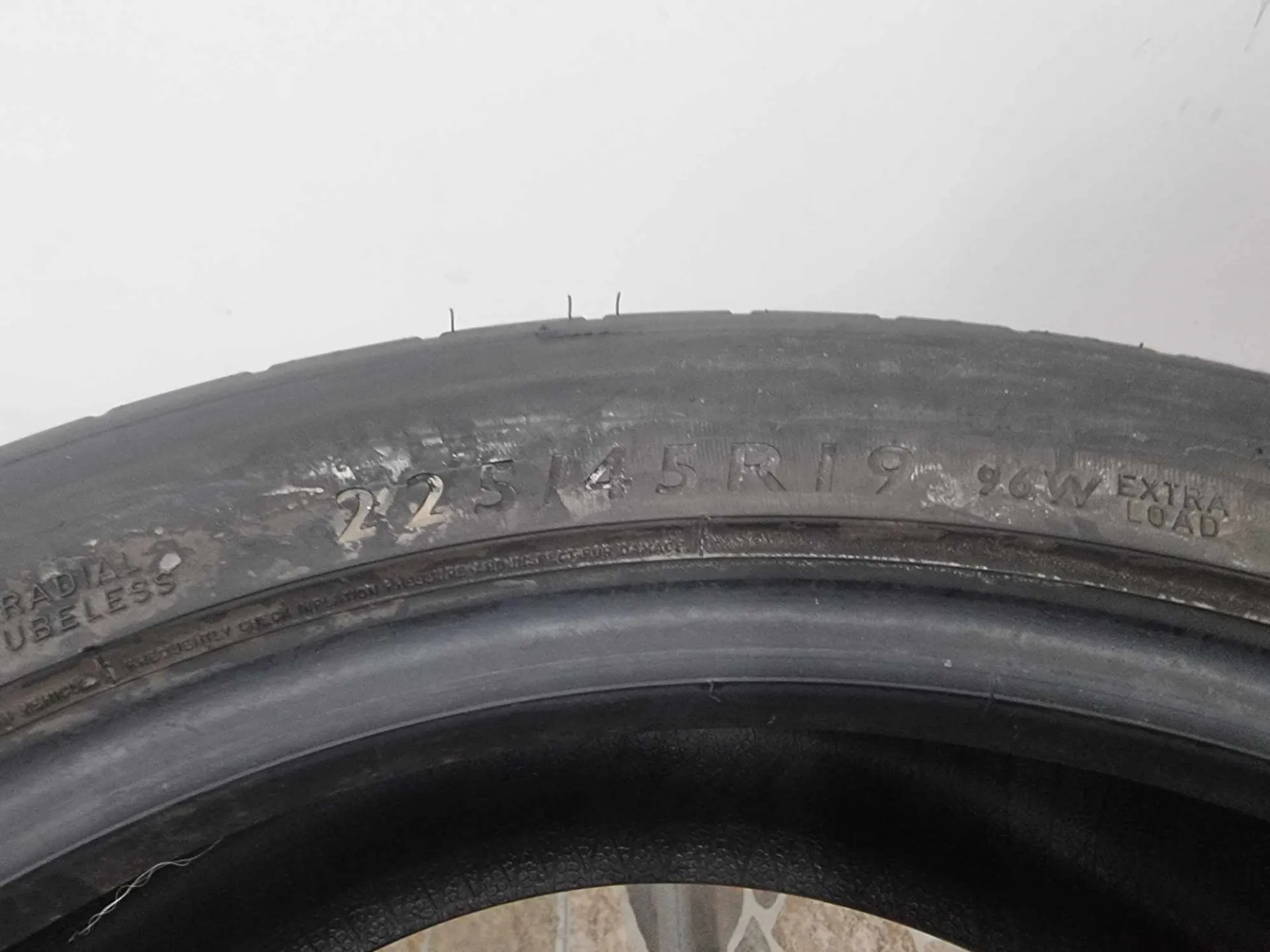 4бр летни гуми 225/45/19 DUNLOP L01530 6