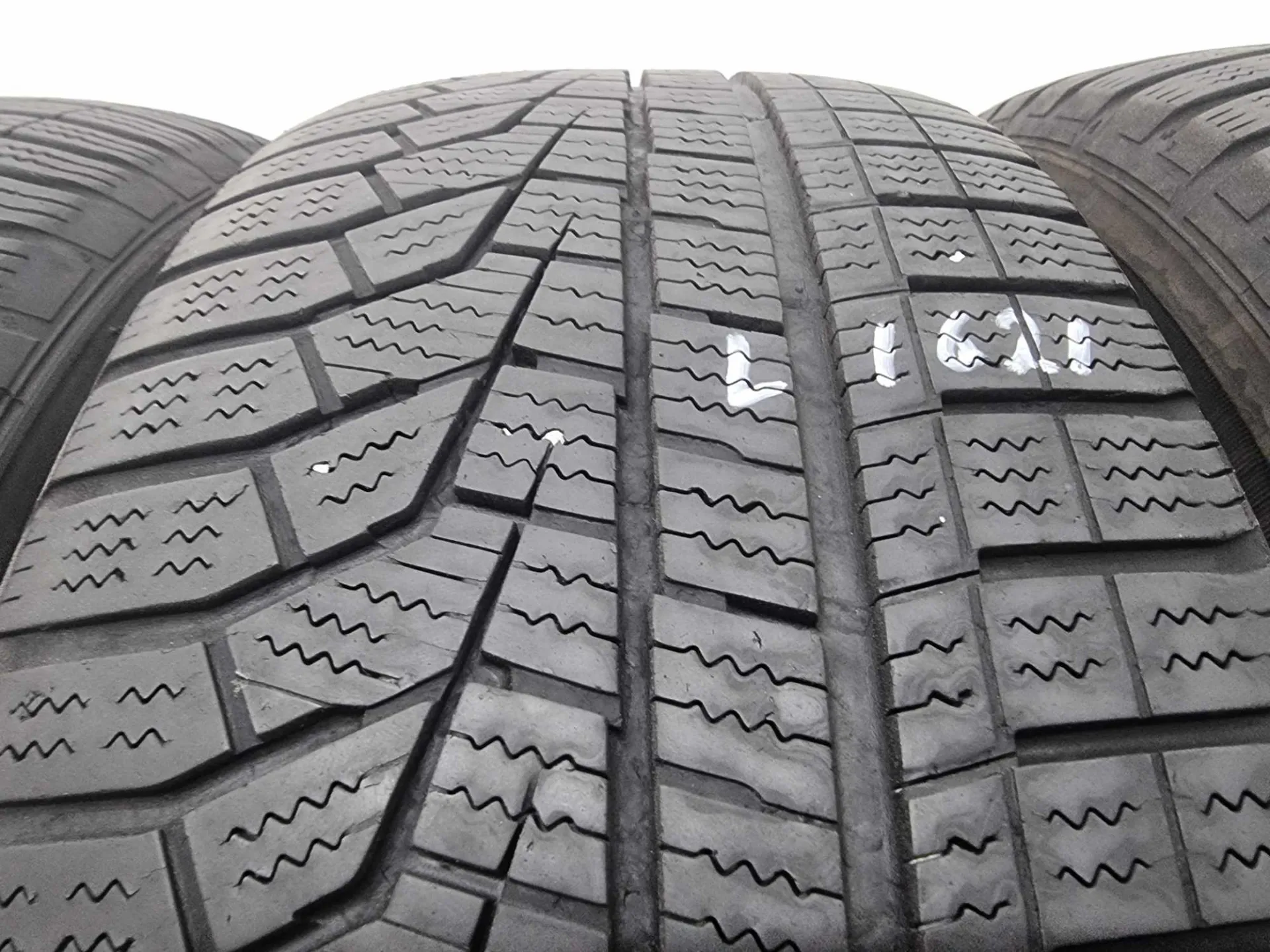 4бр зимни гуми 205/60/16 HANKOOK L01621 3