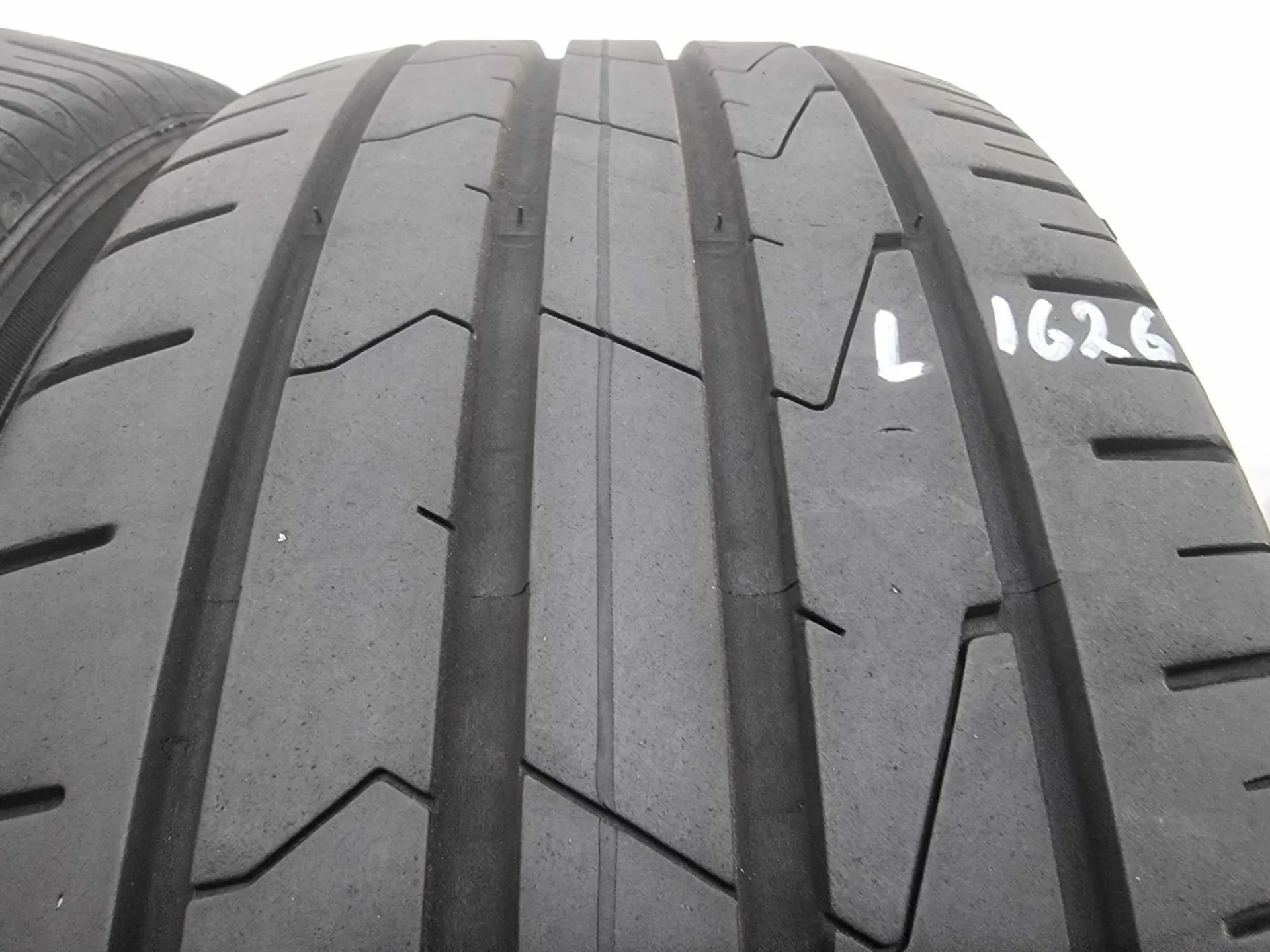 2бр летни гуми 205/55/16 HANKOOK L01626 2