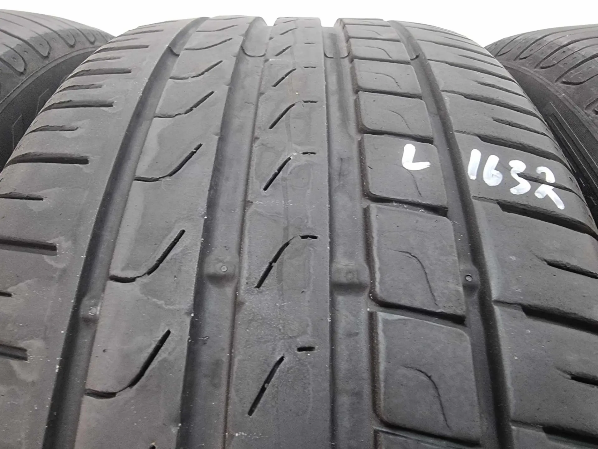 4бр летни гуми 235/40/19 PIRELLI L01632 3