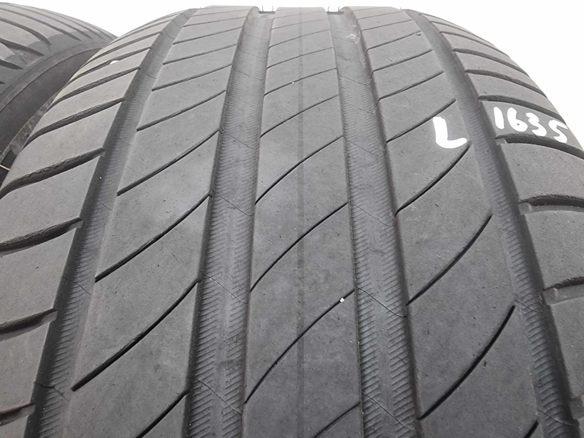 2бр летни гуми 235/55/17 MICHELIN L01635 2