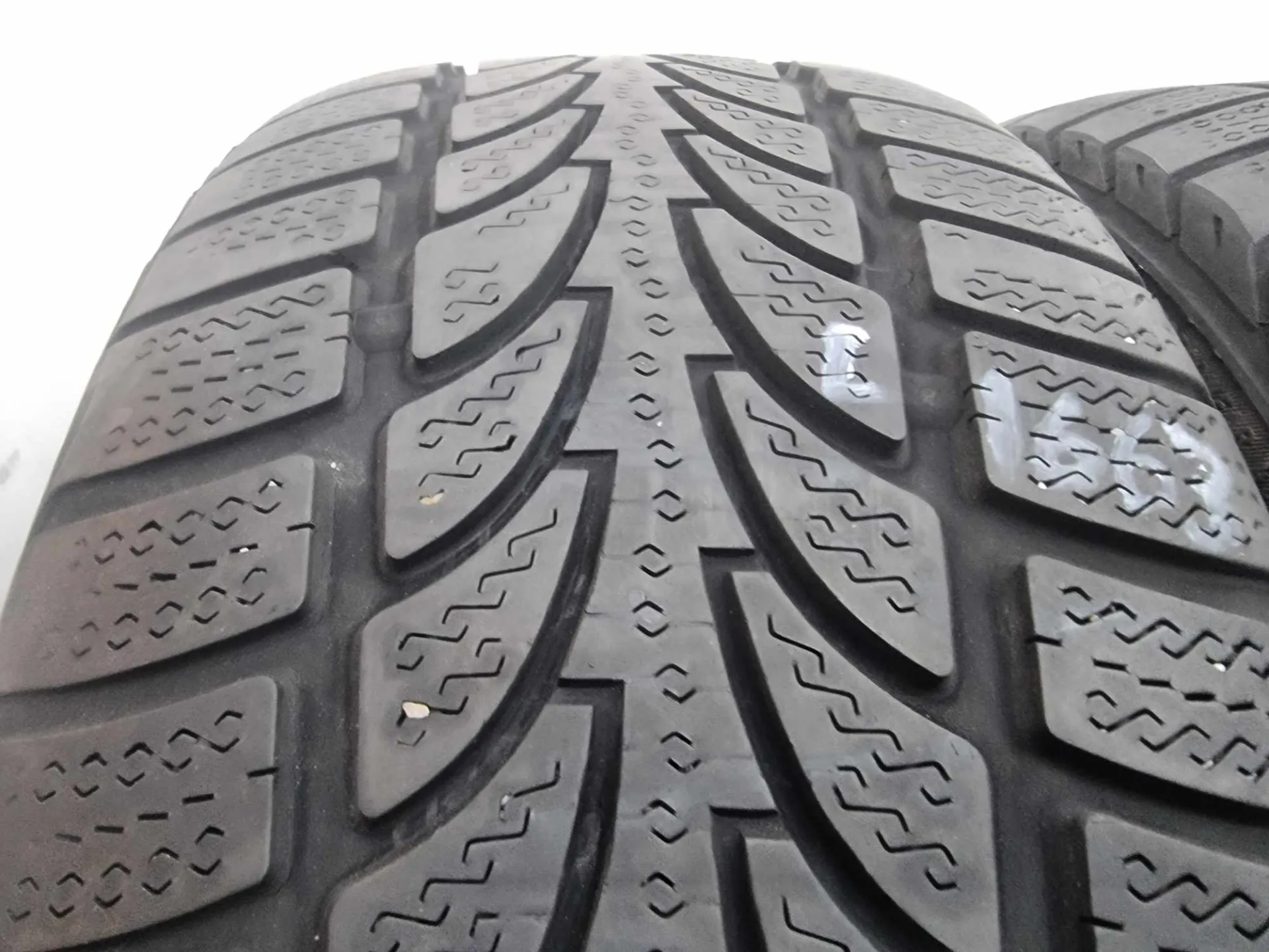 4бр зимни гуми 205/55/16 NOKIAN L01663 4