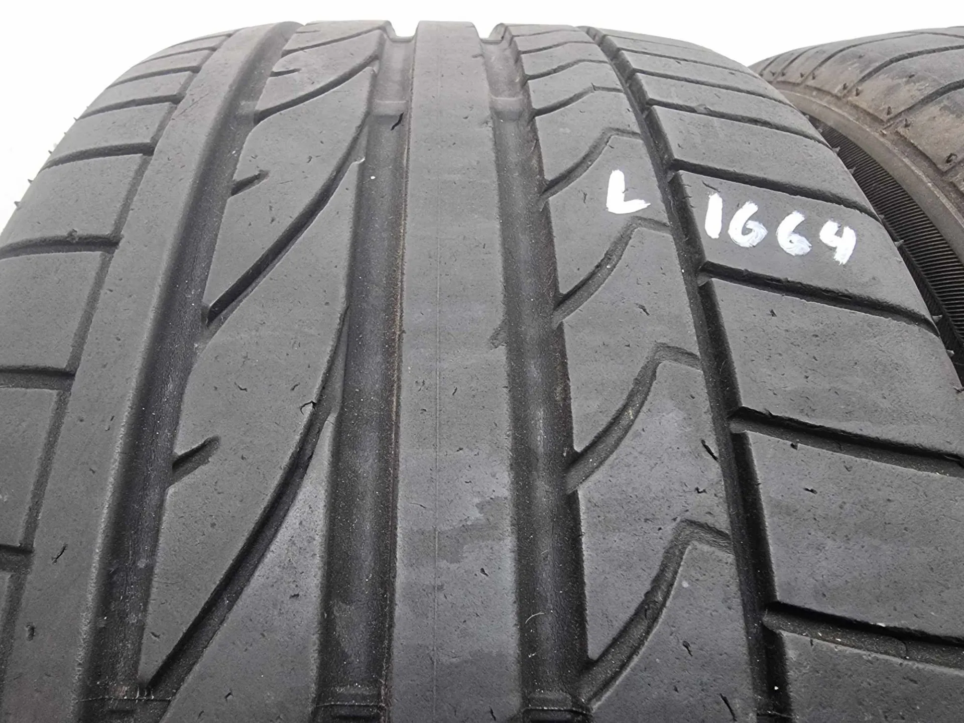 2бр летни гуми 225/40/18 BRIDGESTONE L01664 2