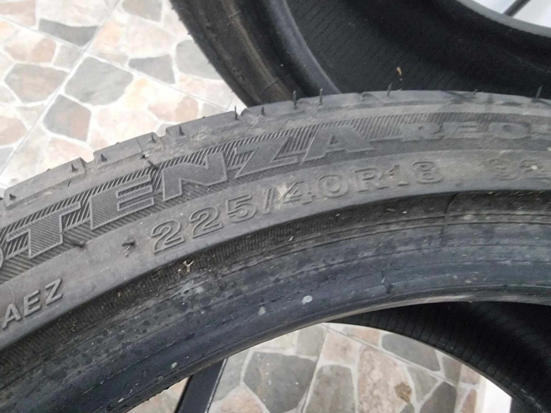 2бр летни гуми 225/40/18 BRIDGESTONE L01664 4