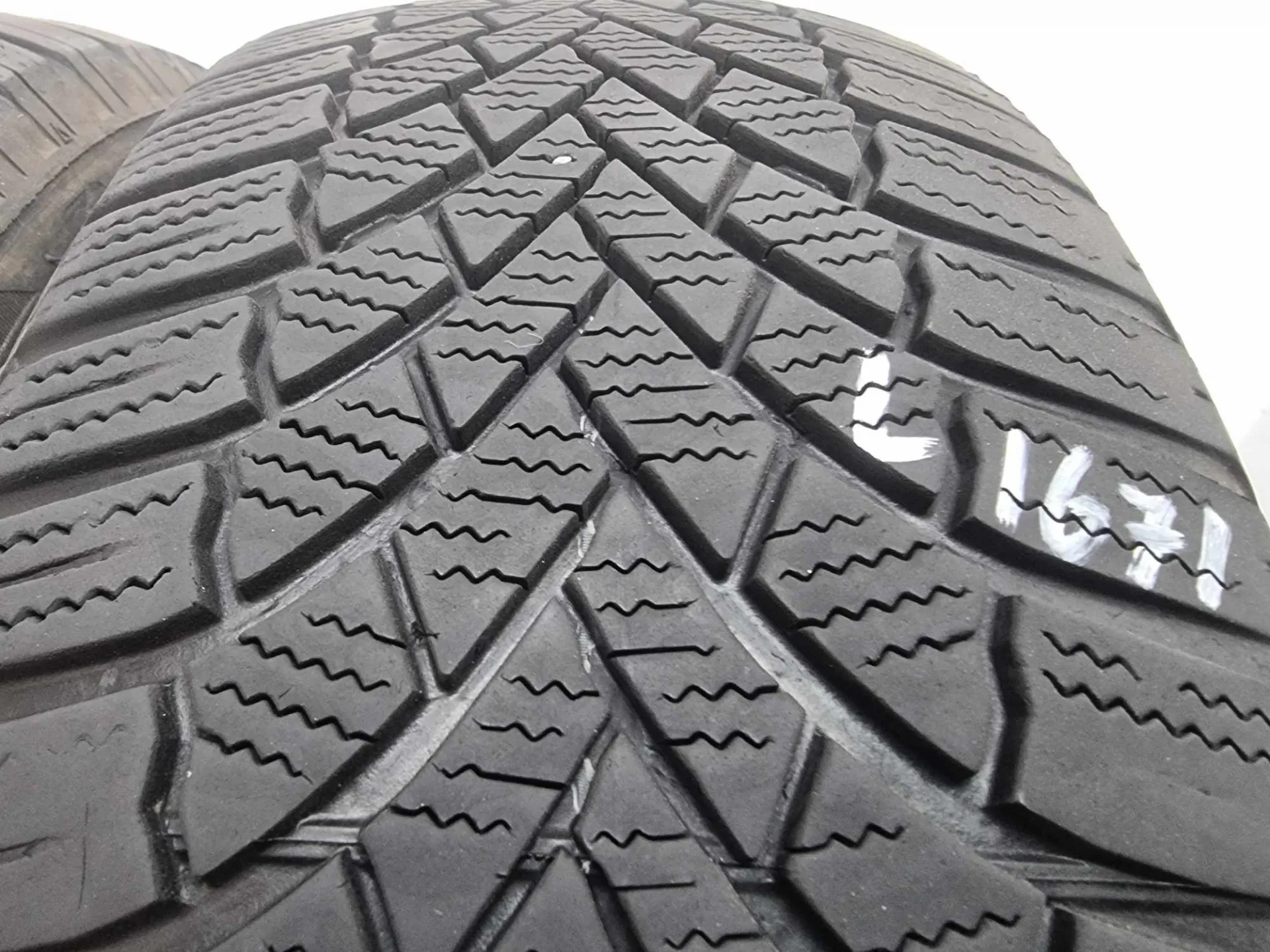 2бр зимни гуми 205/55/16 BRIDGESTONE L01671  1