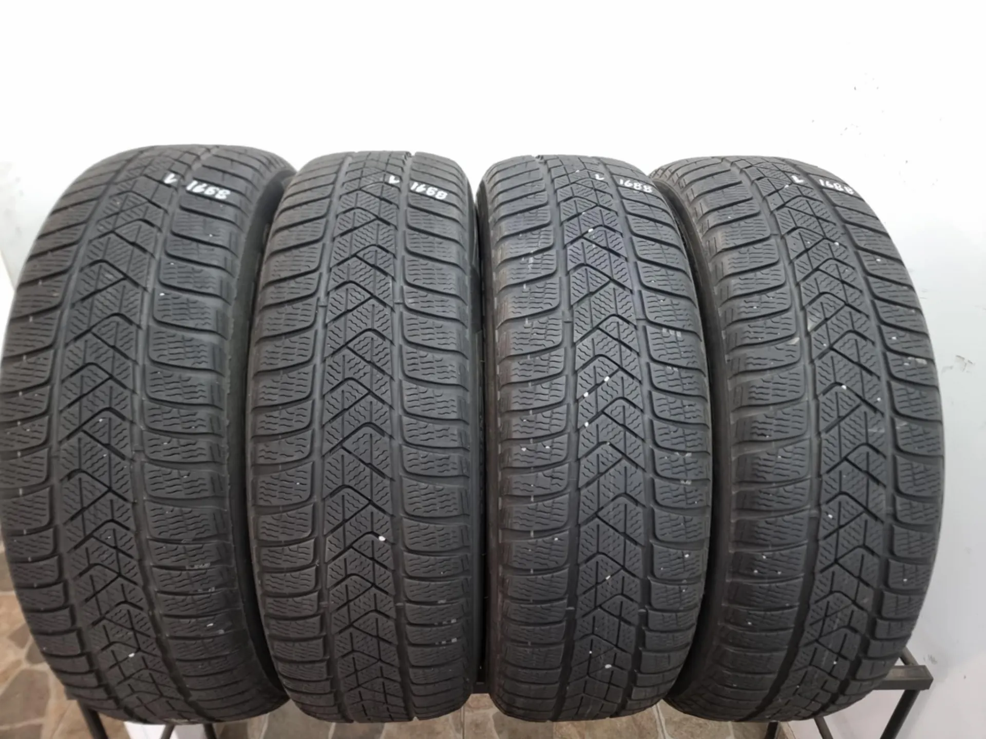 4бр зимни гуми 215/65/17 PIRELLI L01688 5