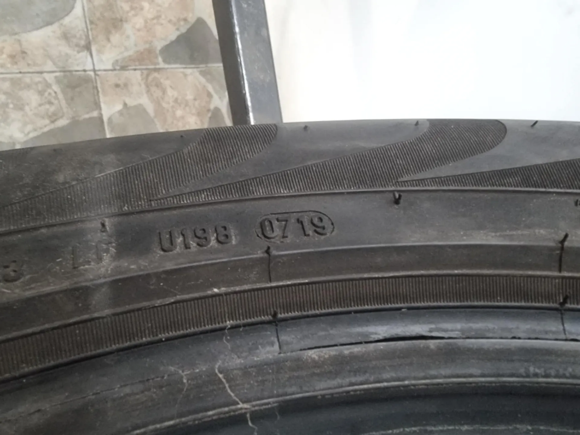 2бр летни гуми 235/50/19 PIRELLI L01764 5