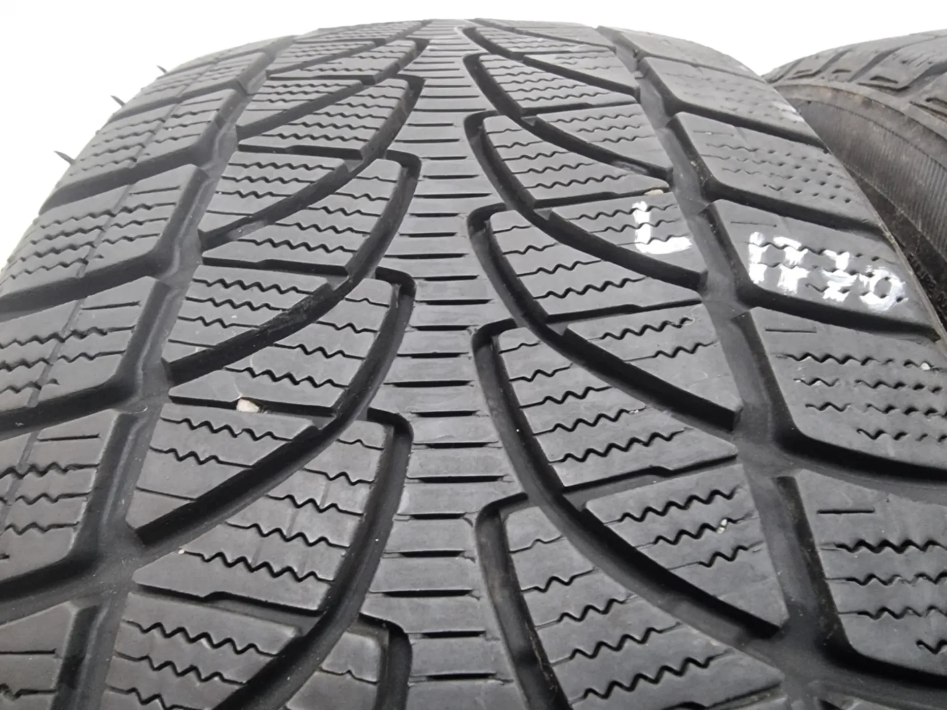 2бр зимни гуми 205/45/17 BRIDGESTONE L01770 2