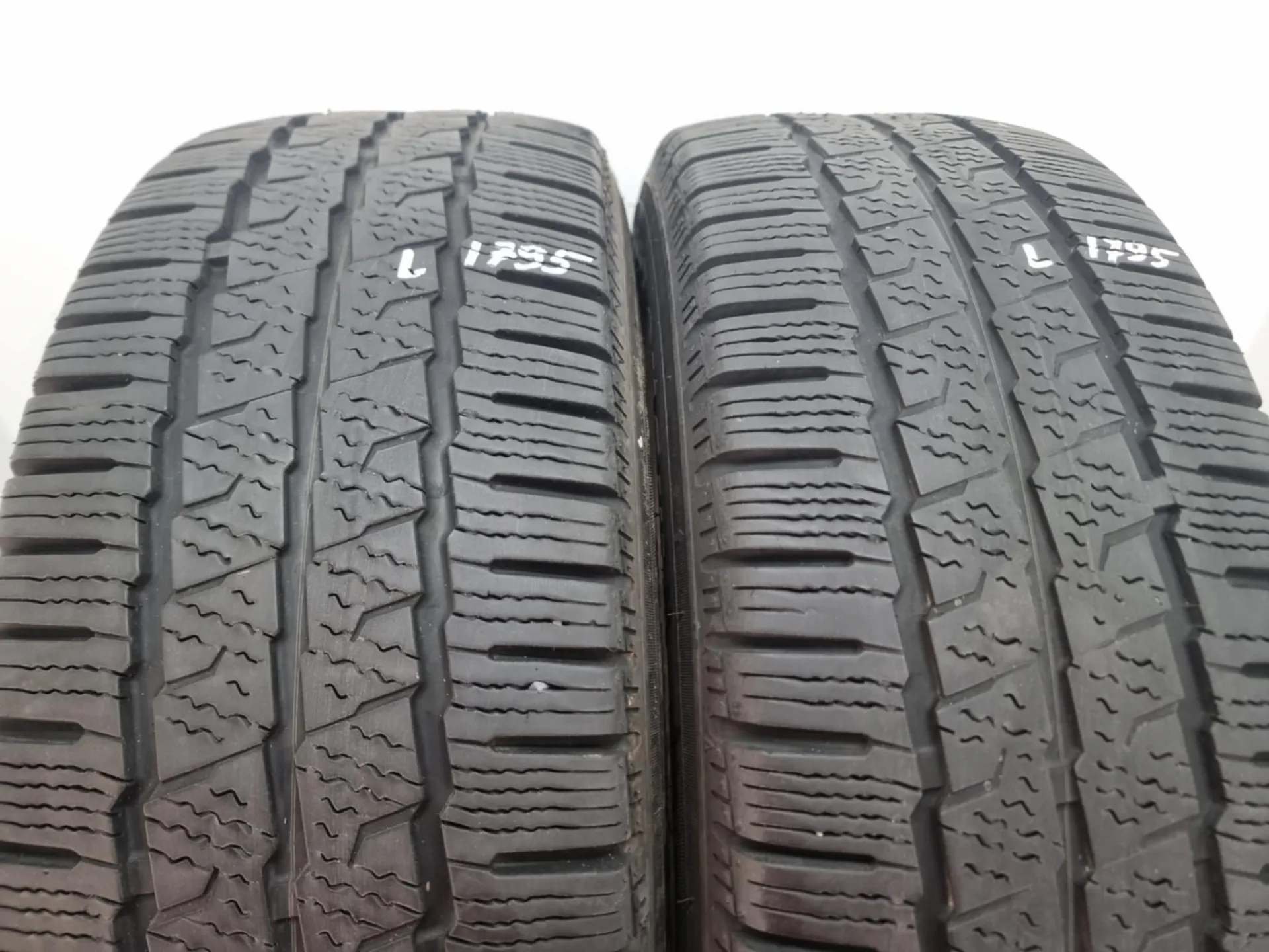 2бр зимни гуми 235/65/16C MAXXIS L01795  3