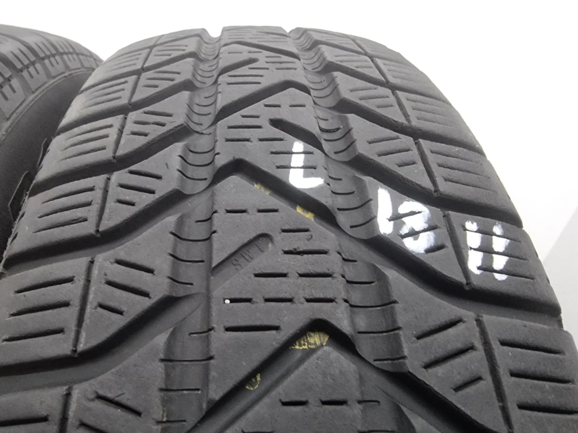 2бр зимни гуми 165/65/14 PIRELLI L01811  2