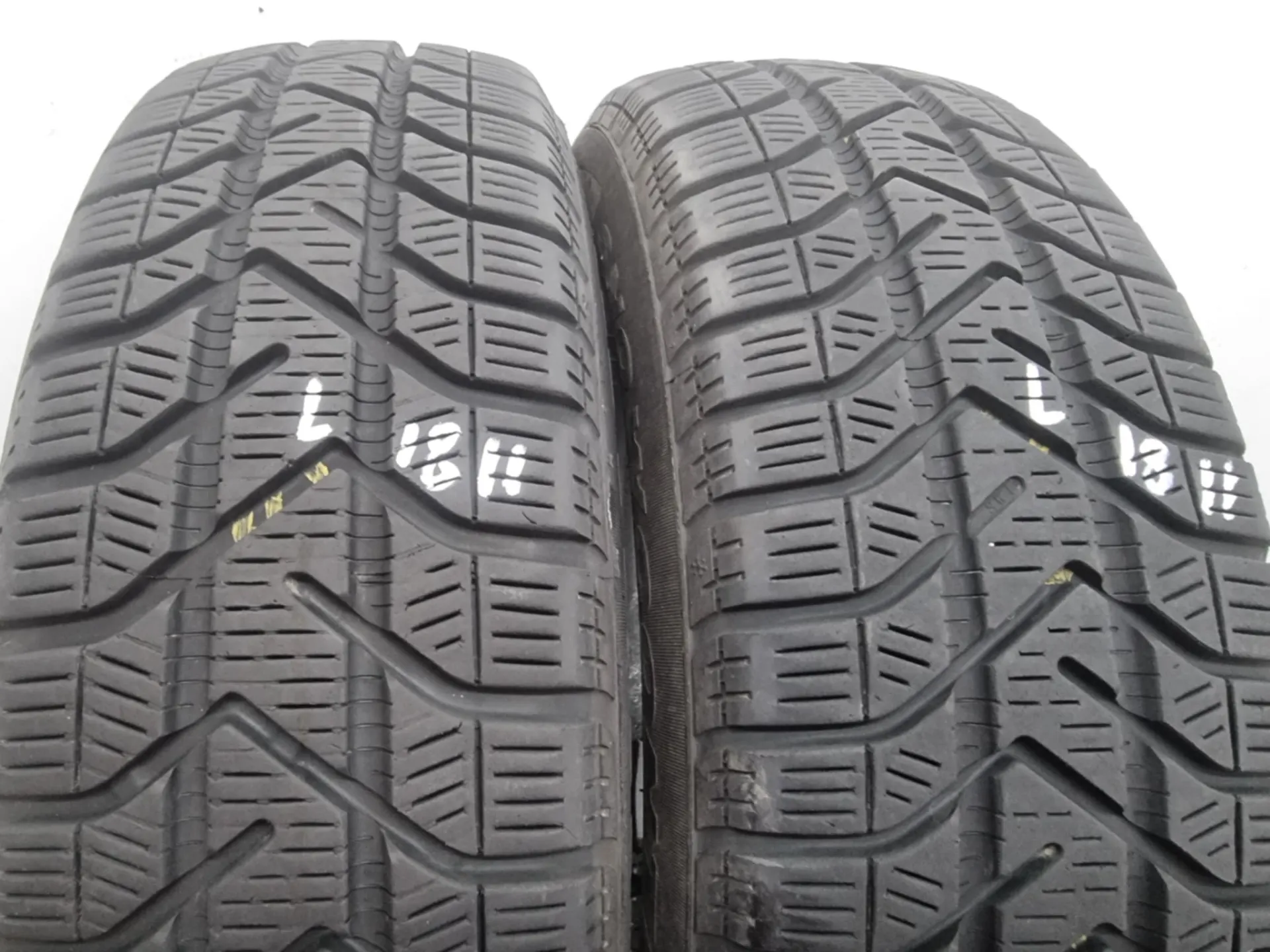 2бр зимни гуми 165/65/14 PIRELLI L01811  3