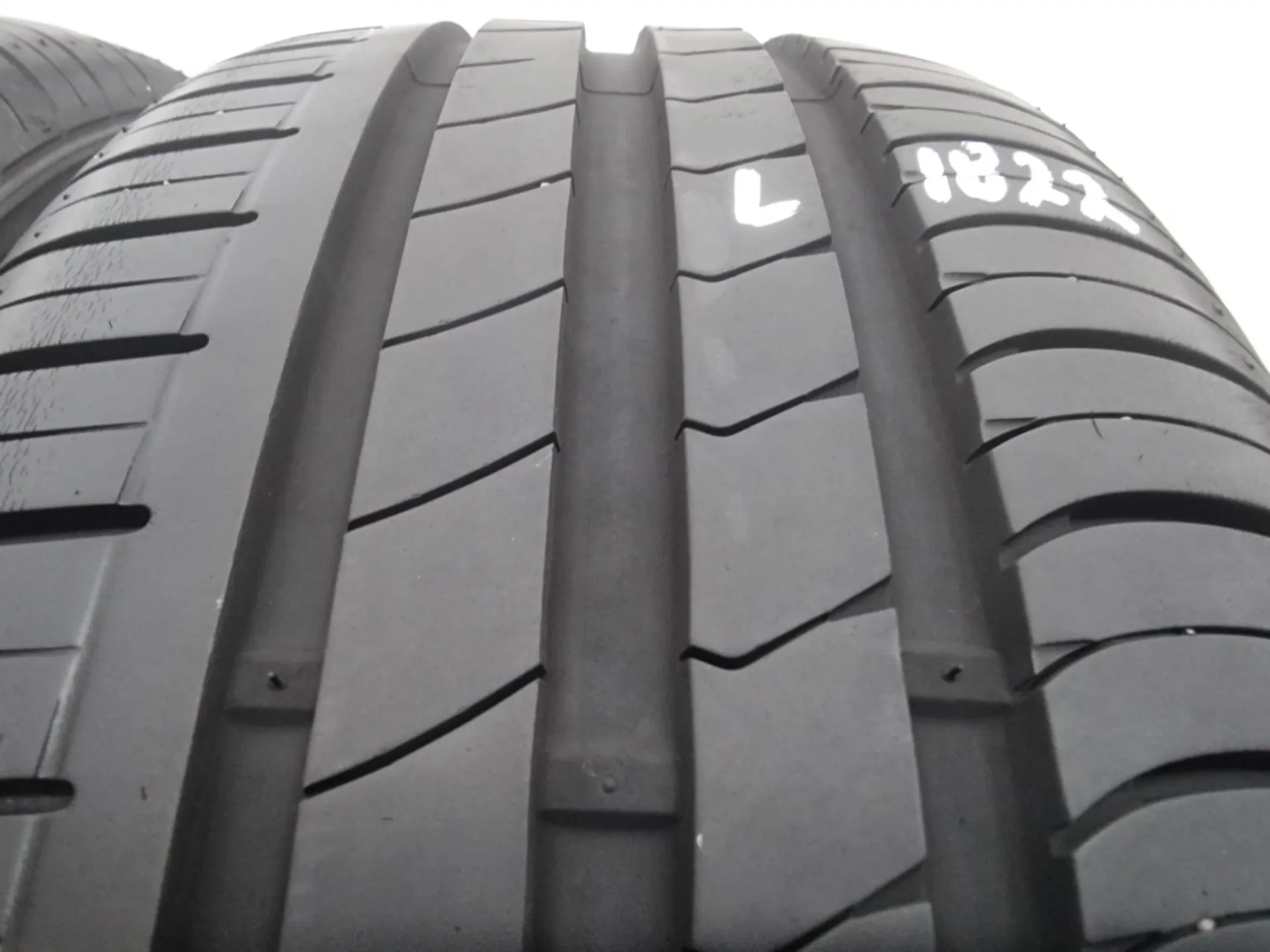 2бр летни гуми 195/50/15 HANKOOK L01822 2