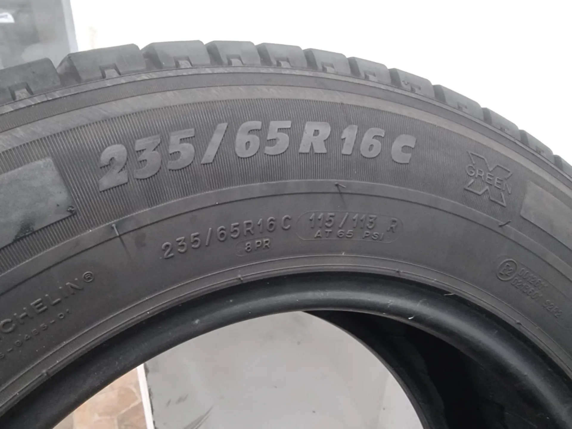 2бр летни гуми за бус 235/65/16C MICHELIN L01834 4