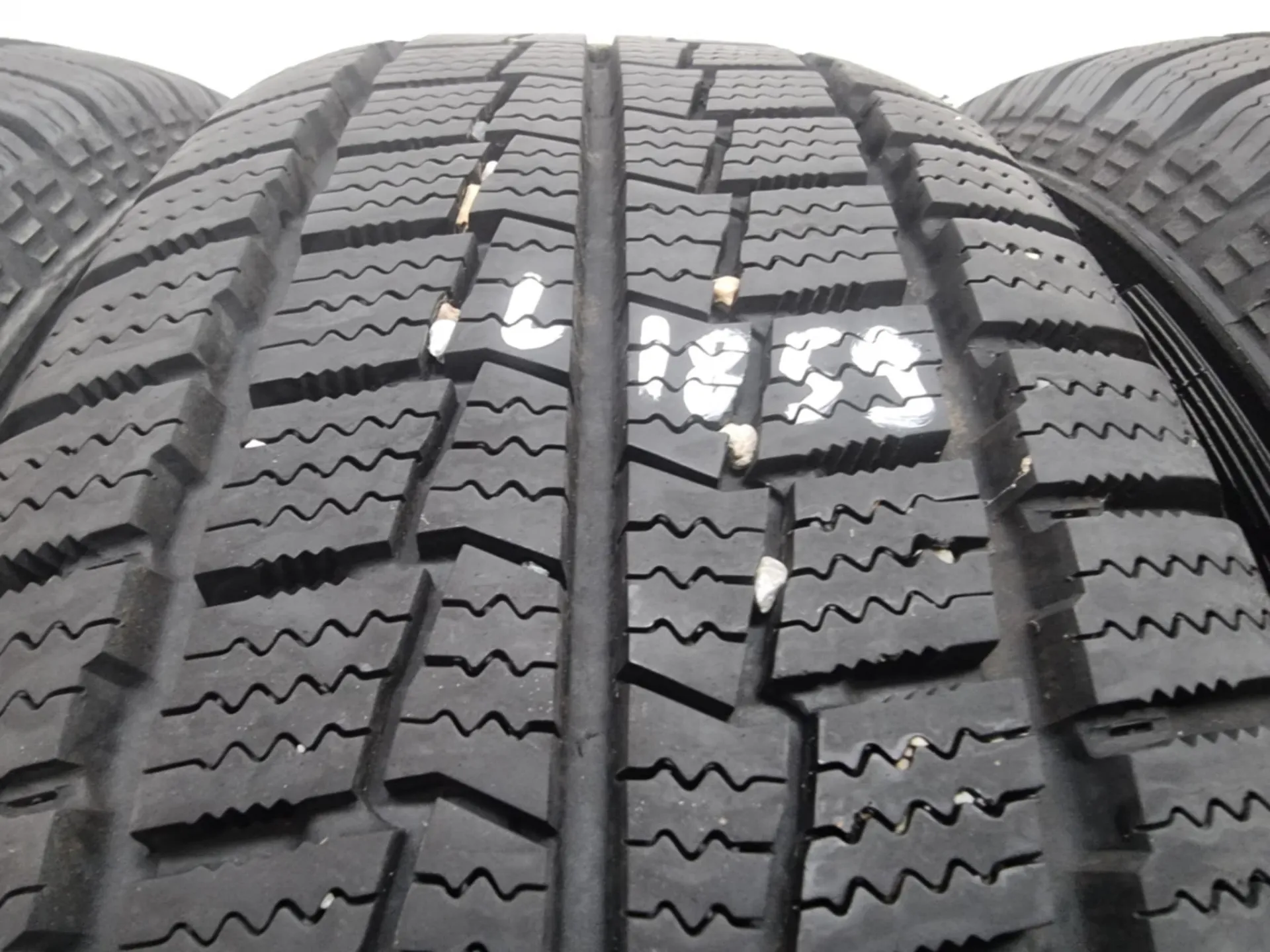 4бр зимни гуми за бус 205/60/16C HANKOOK L01859 2