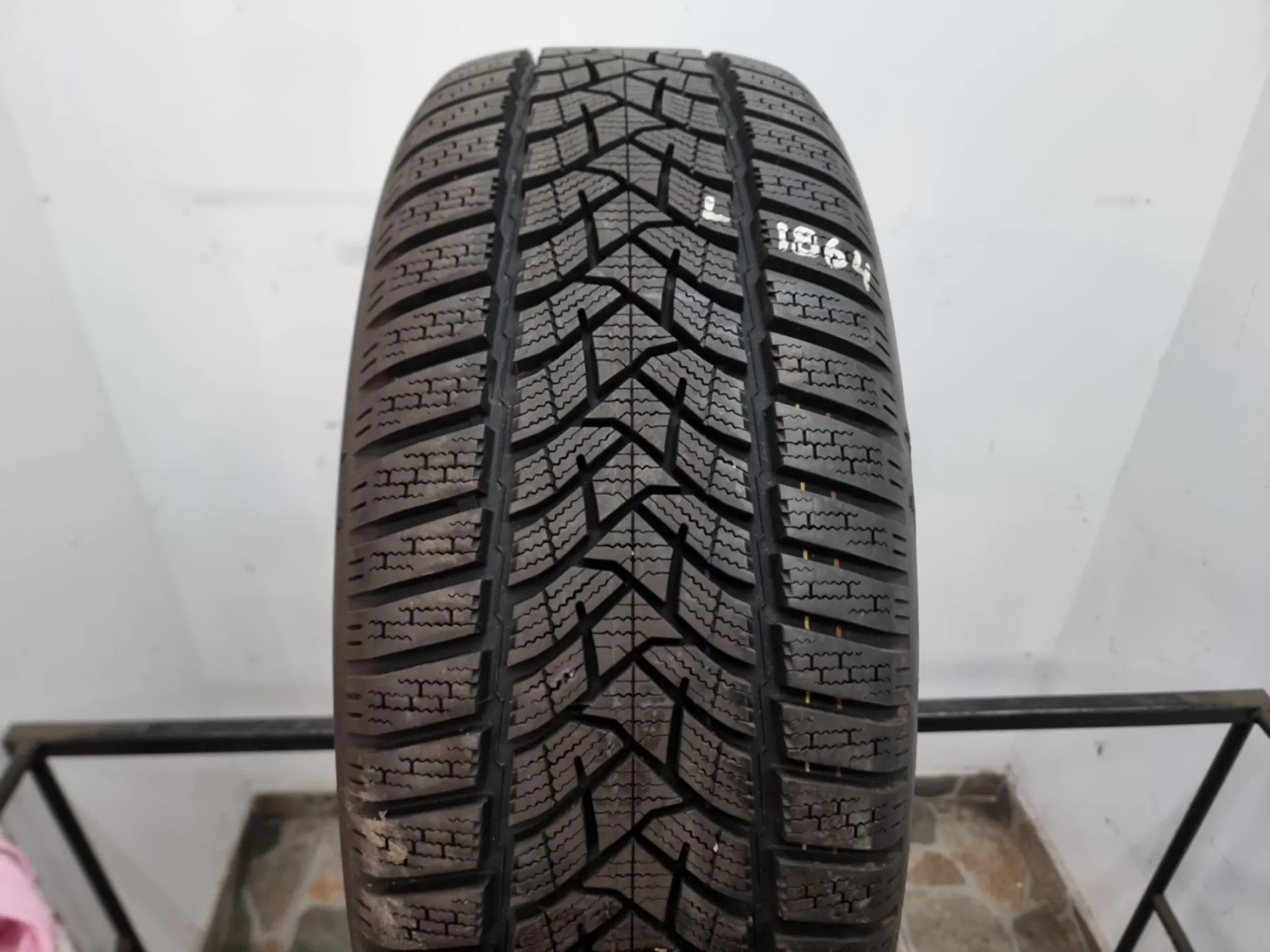 1бр зимна гума 205/55/16 DUNLOP L01864 2