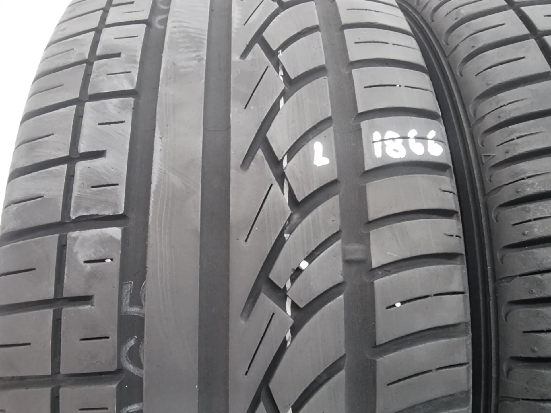 2бр летни гуми 205/45/16 KUMHO L01866 1