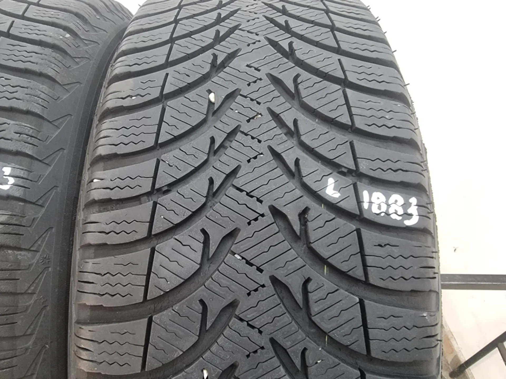 2бр зимни гуми 195/55/16 MICHELIN L01883  2