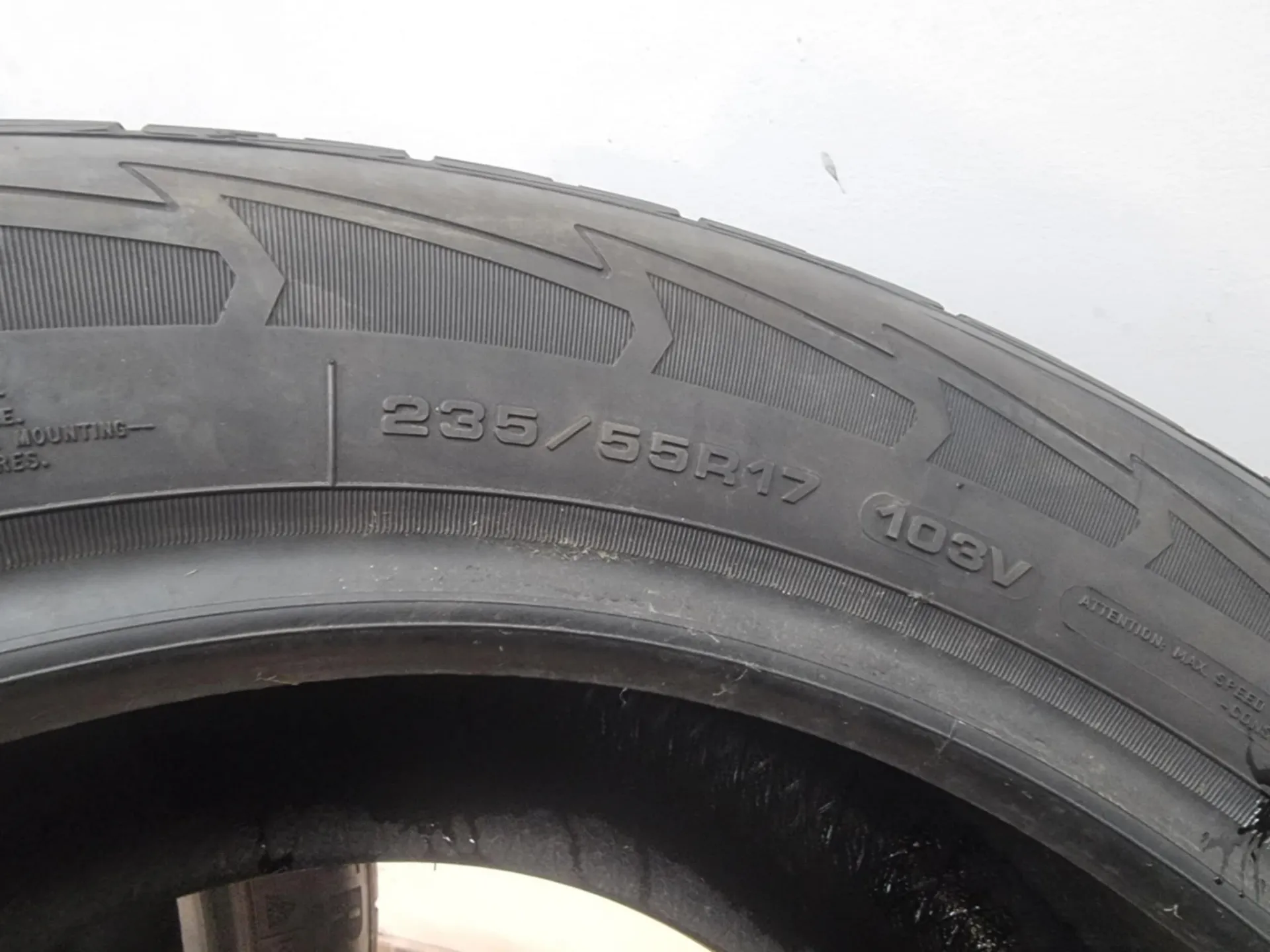 2бр зимни гуми 235/55/17 GOODYEAR L01902 4