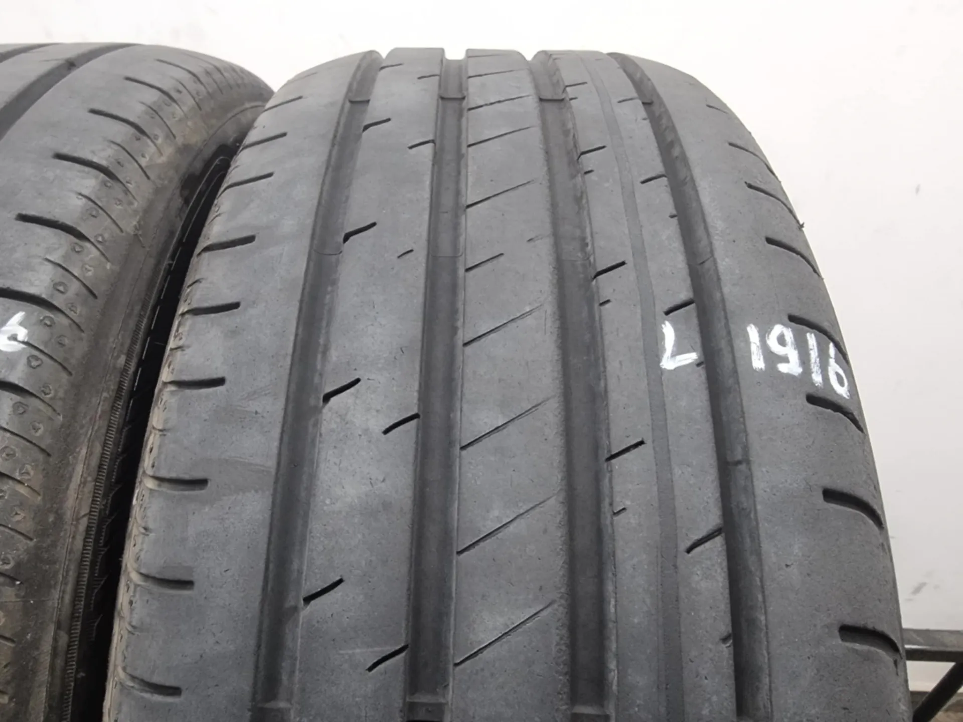 2бр летни гуми 205/55/16 GOODYEAR L01916 1