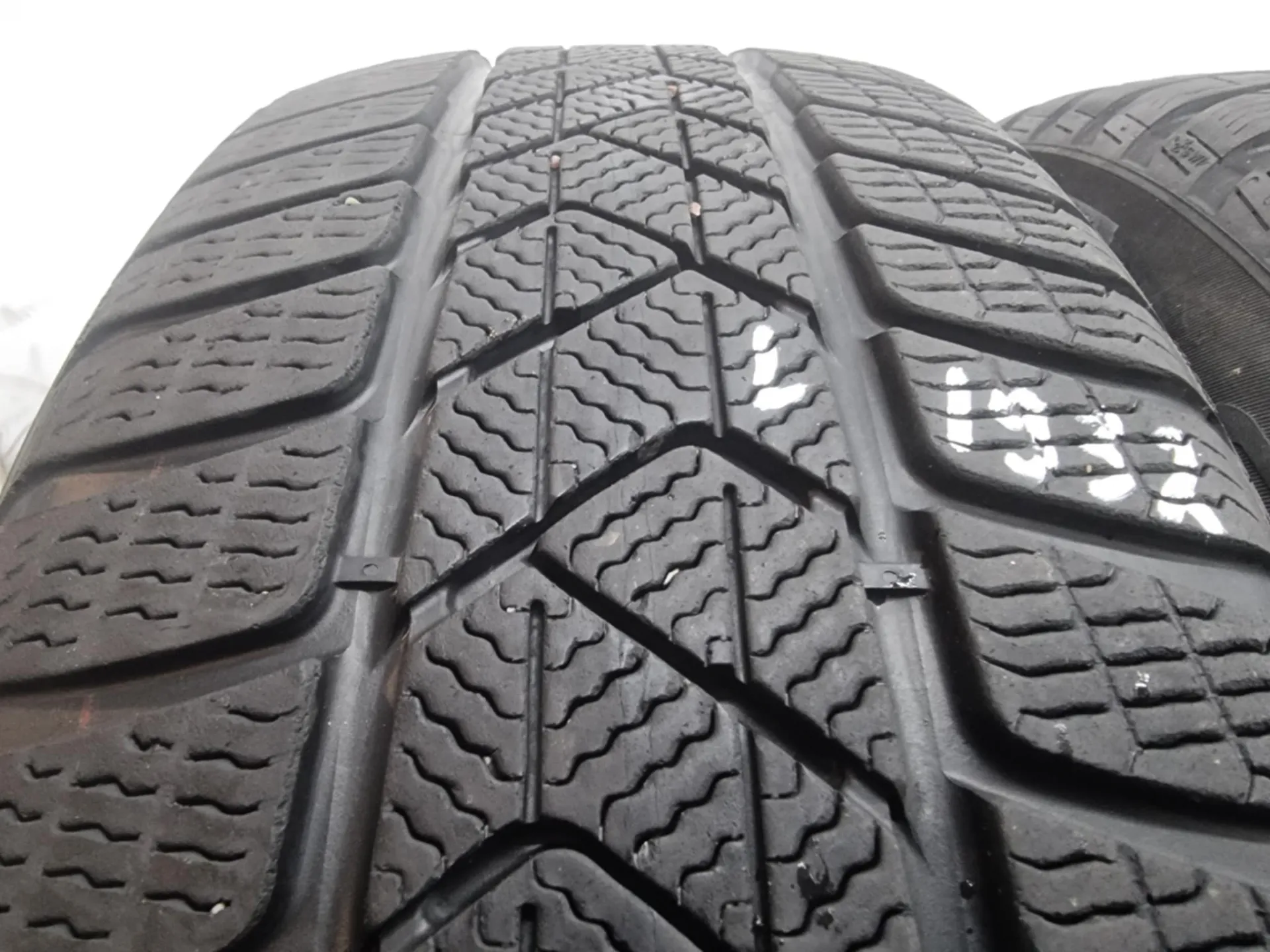 4бр зимни гуми 225/60/18 PIRELLI L01932 1