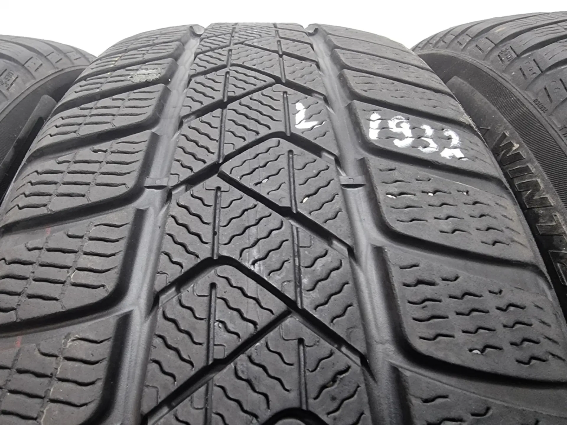 4бр зимни гуми 225/60/18 PIRELLI L01932 2