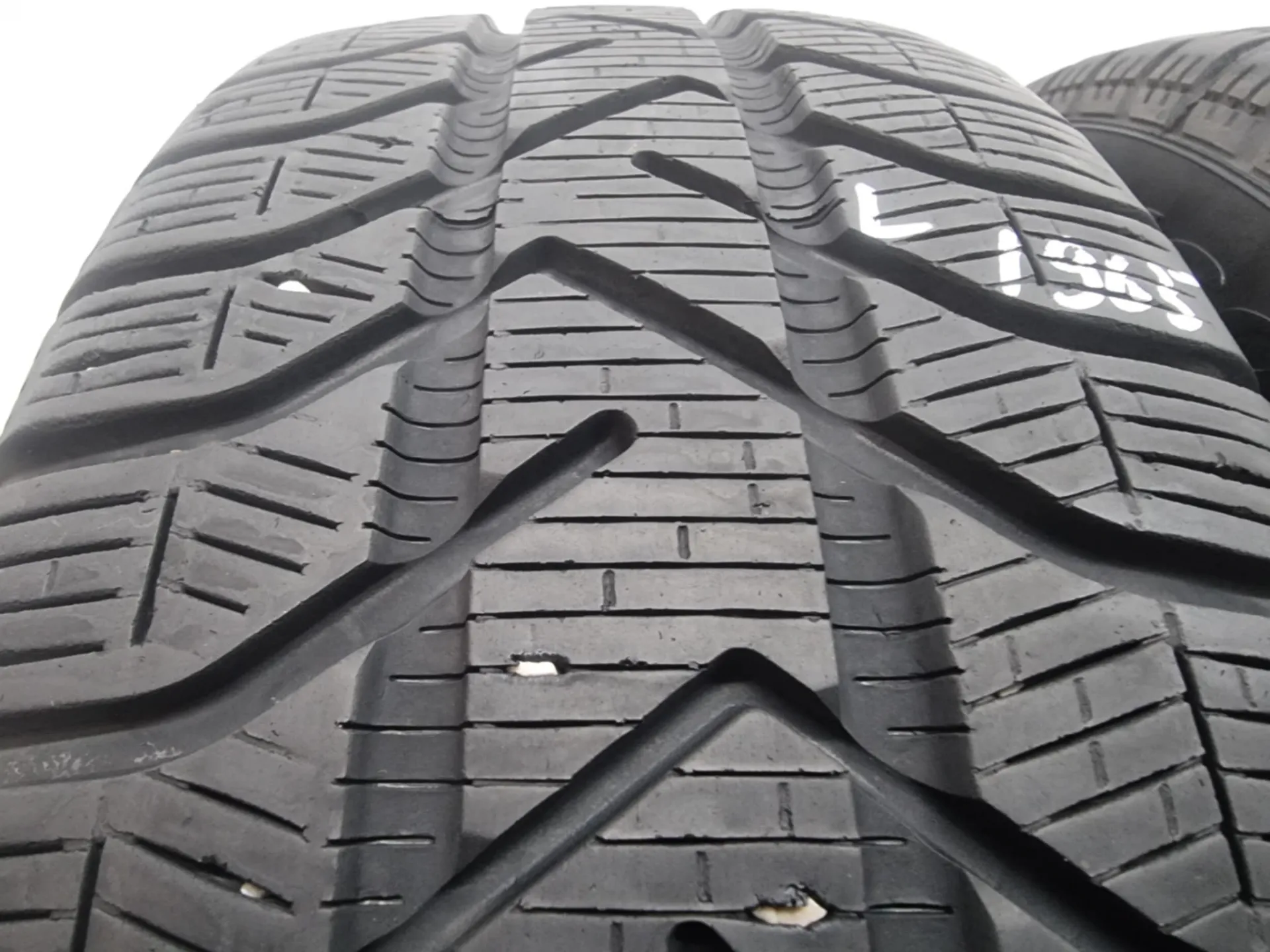 2бр зимни гуми 185/60/14 PIRELLI L01965  1