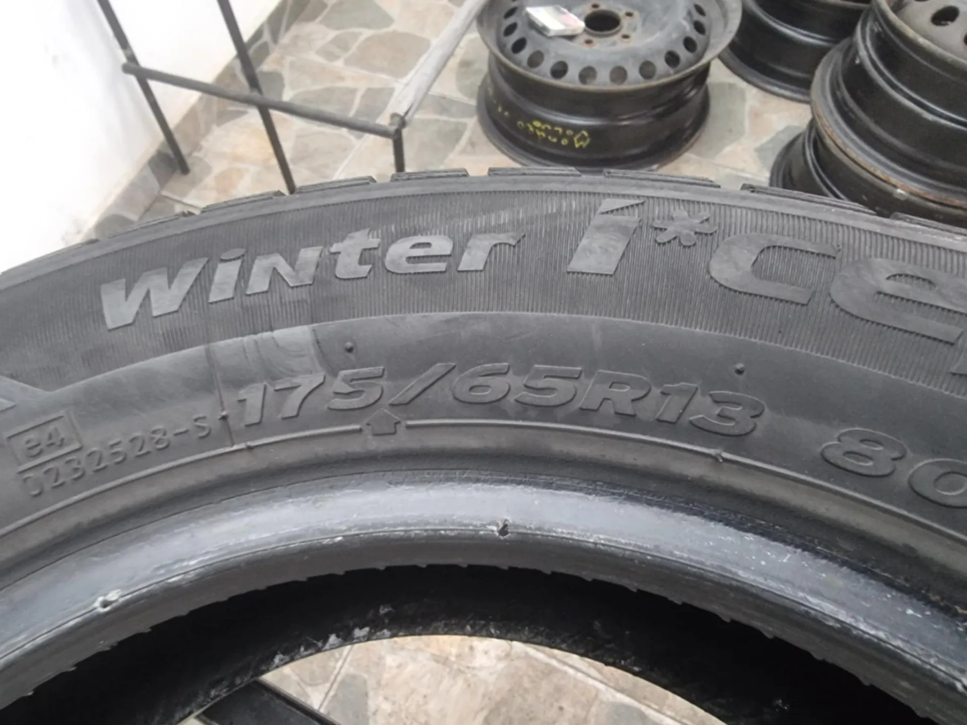 2бр зимни гуми 175/65/13 HANKOOK L02020  4