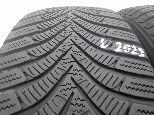 2бр зимни гуми 205/55/16 HANKOOK L02022 1