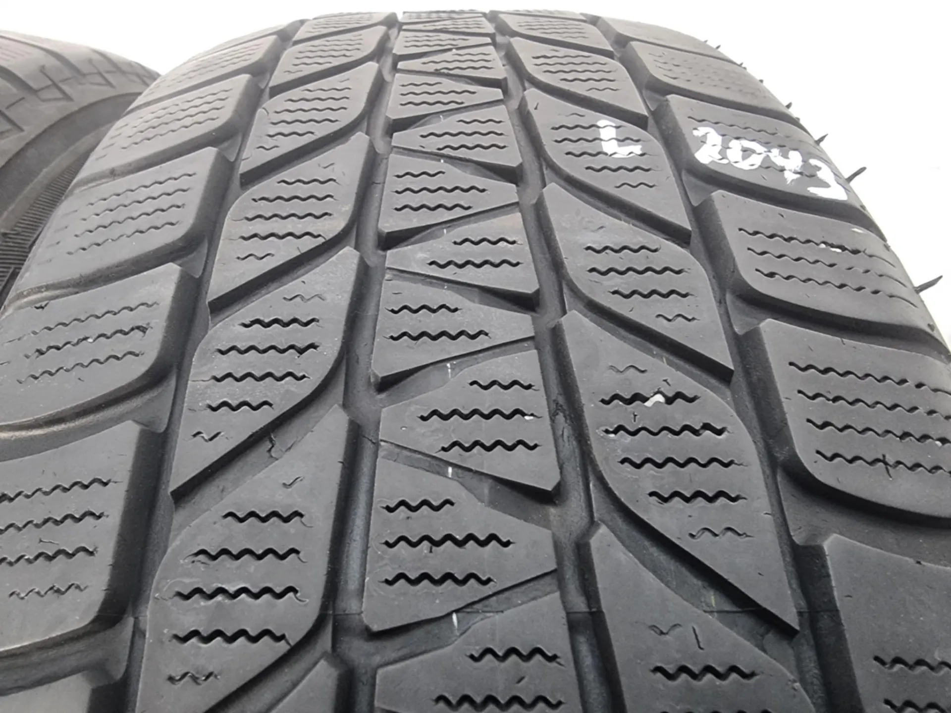 2бр зимни гуми 195/60/16 BRIDGESTONE L02043 2