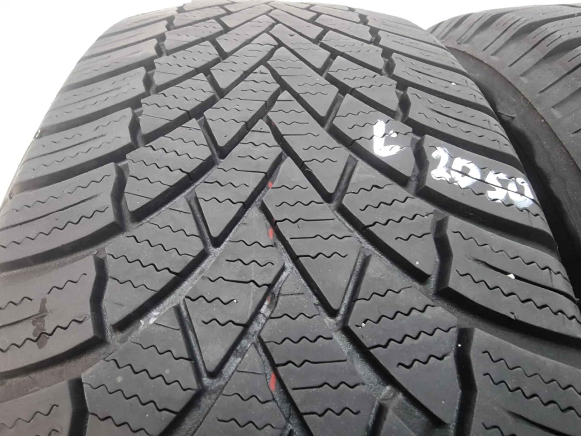 2бр зимни гуми 185/60/15 BRIDGESTONE L02050 1