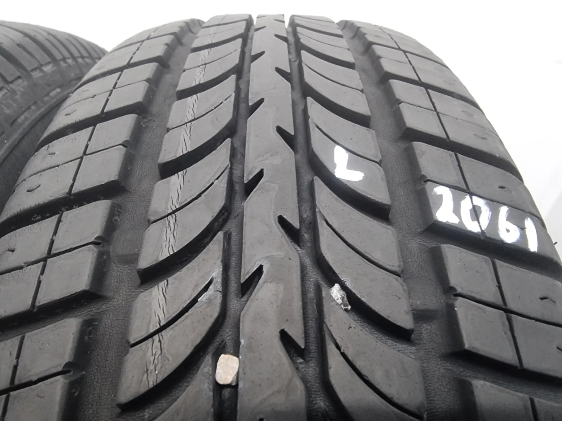 2бр летни гуми 175/70/13 NOKIAN L02061 2