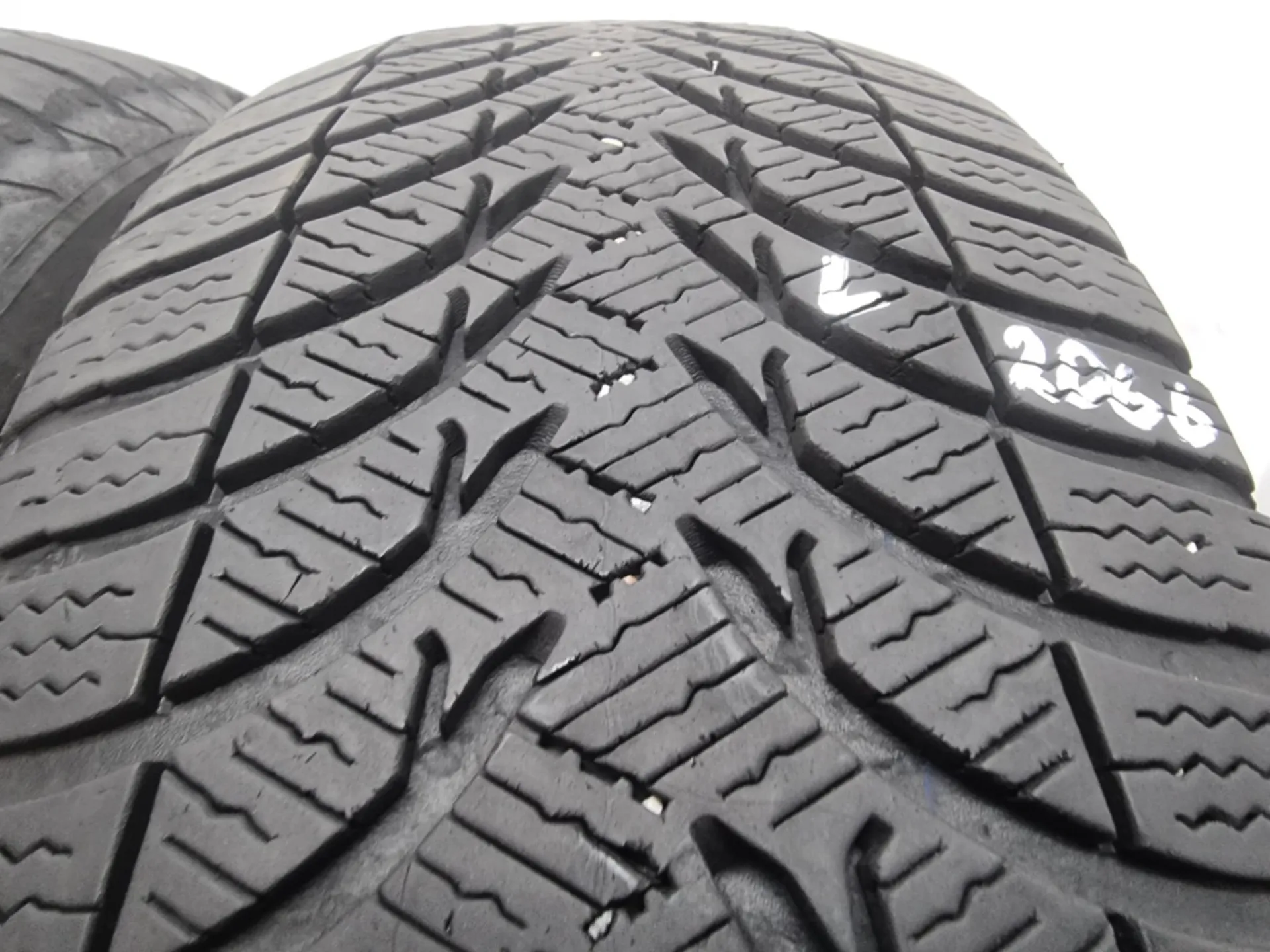 2бр зимни гуми 205/60/16 MICHELIN L02066  1