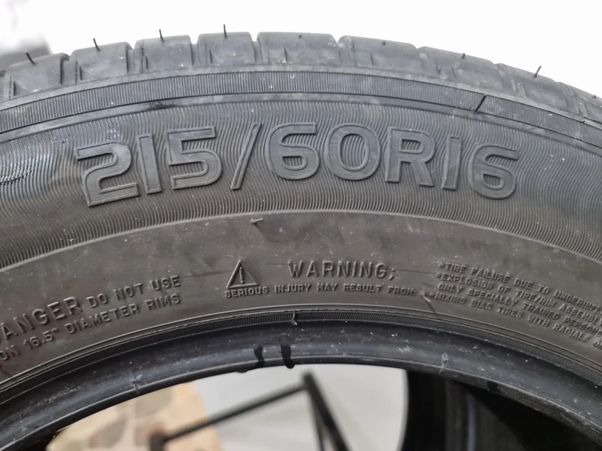 2бр летни гуми 215/60/16 MICHELIN L02067 5