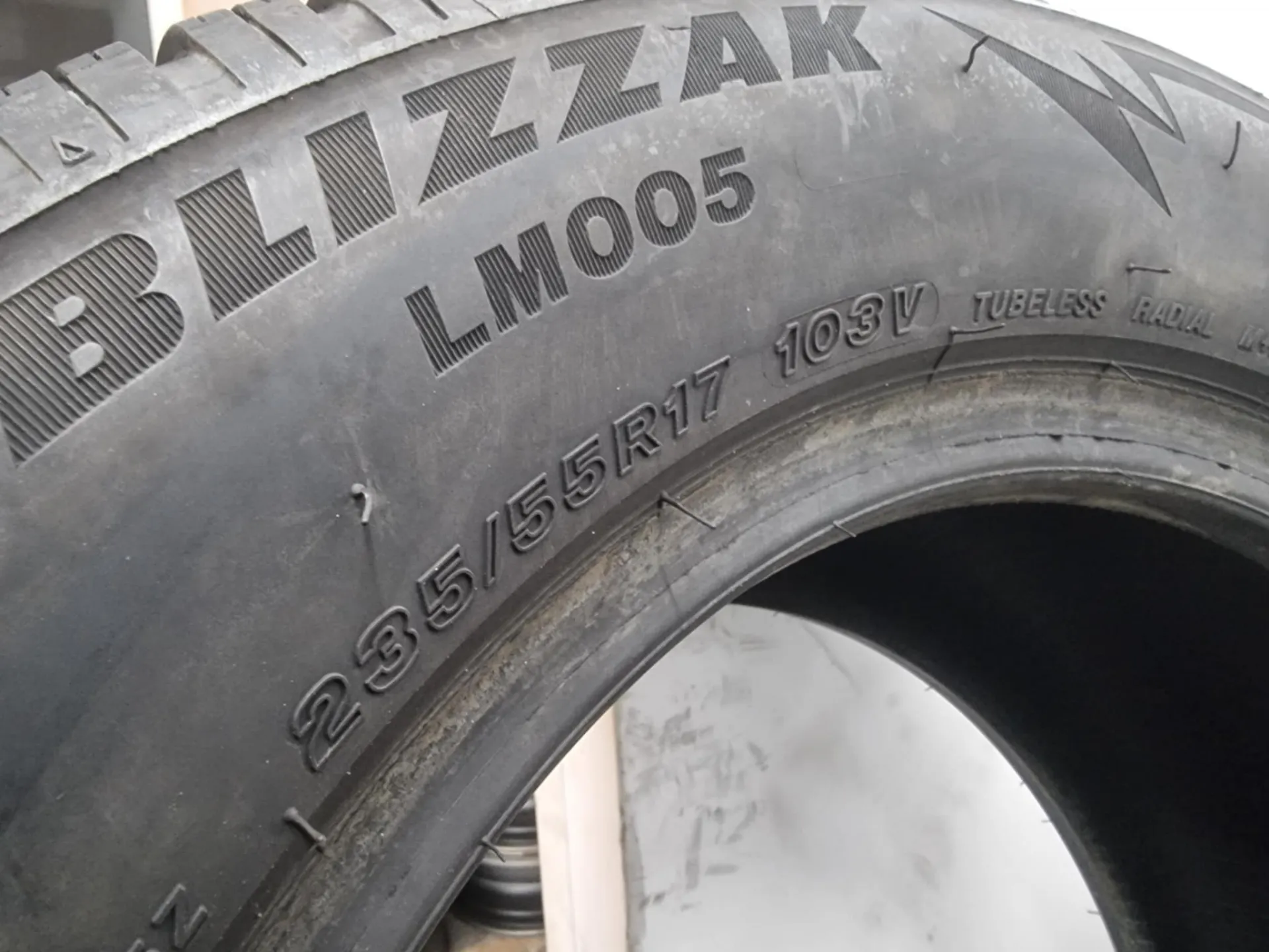 2бр зимни гуми 235/55/17 BRIDGESTONE L02121 4