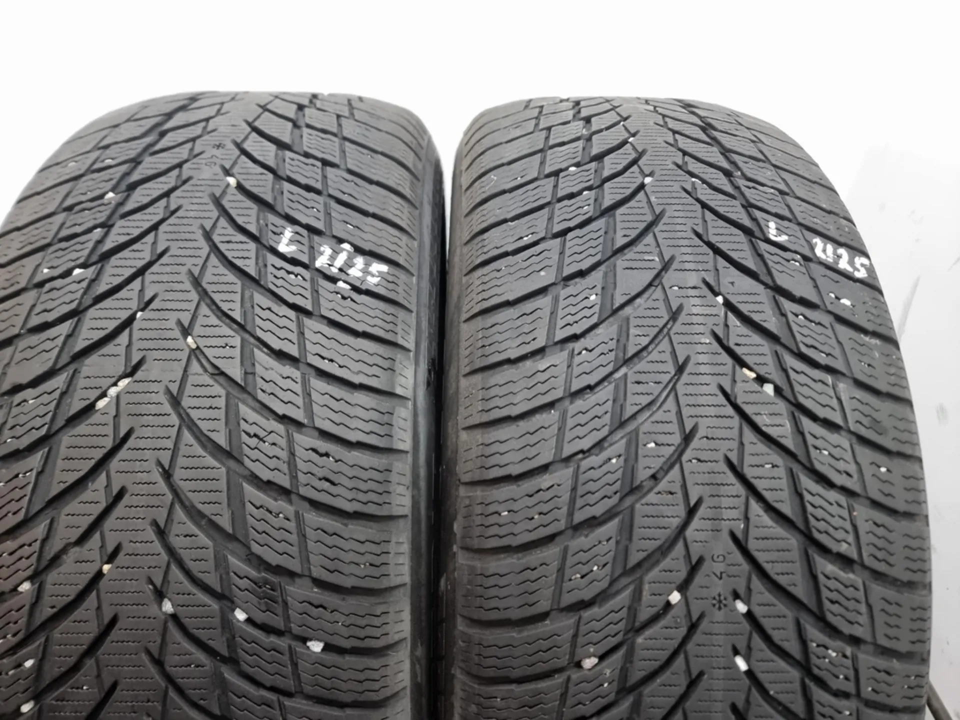 2бр зимни гуми 235/55/17 NOKIAN L02125 3