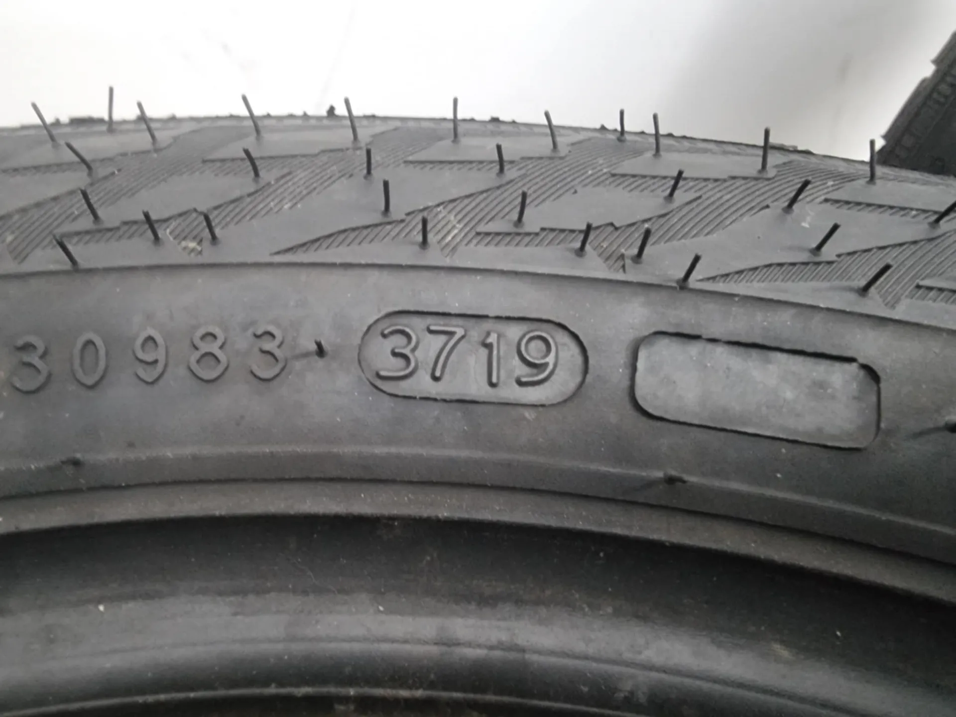 2бр зимни гуми 195/55/16 NOKIAN L02135  4