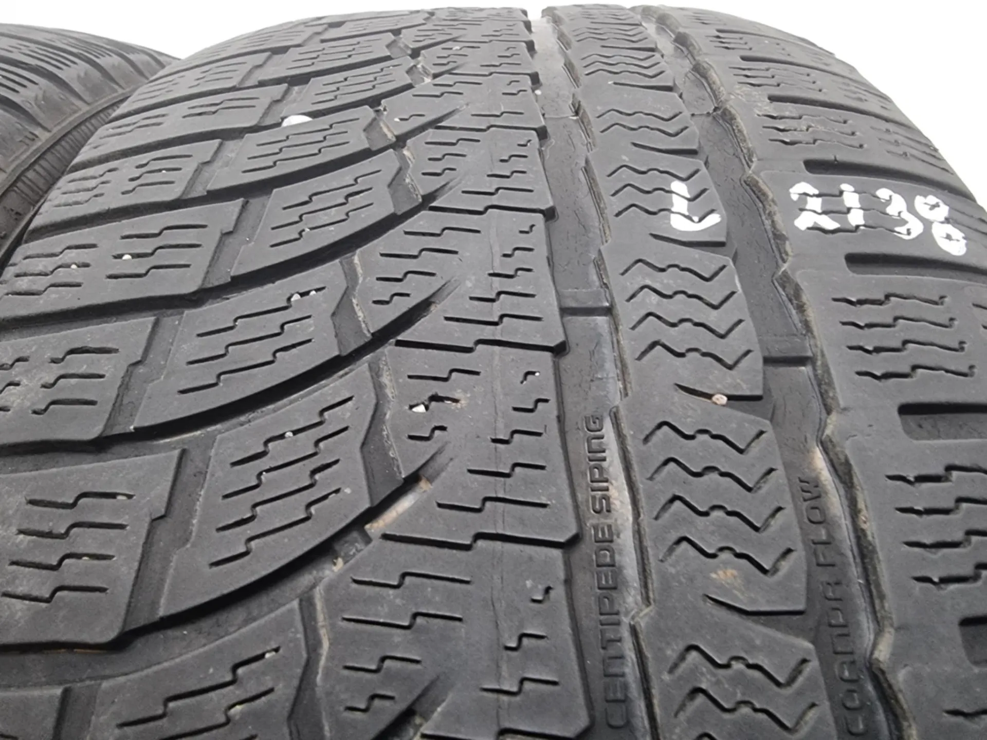 2бр зимни гуми 235/55/17 NOKIAN L02138 2