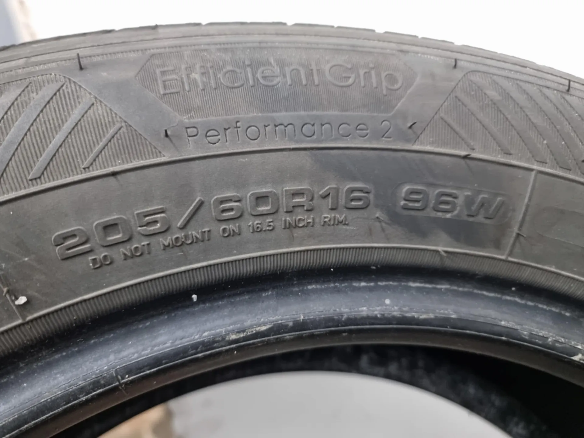 2бр летни гуми 205/60/16 GOODYEAR L02151  4