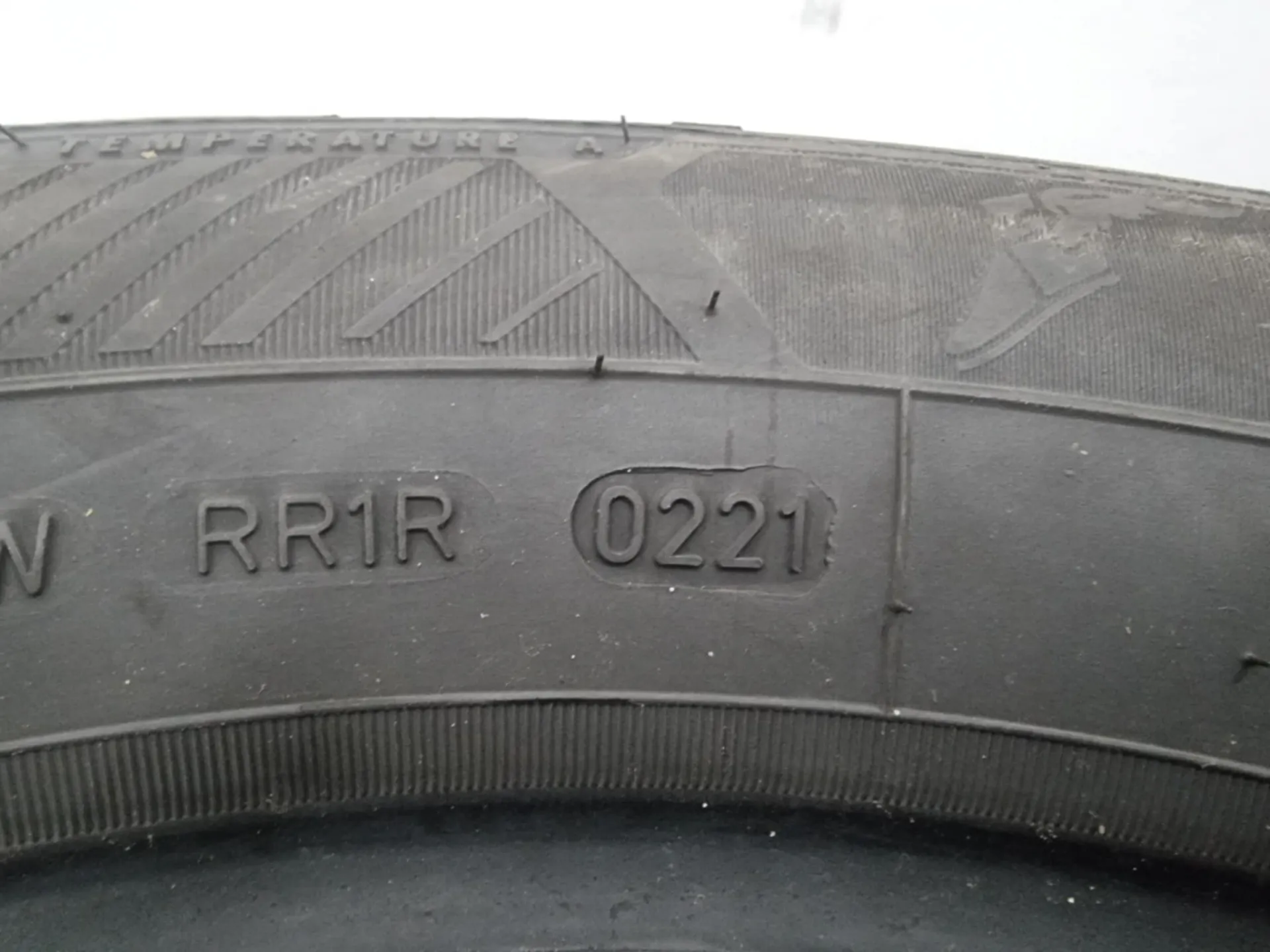 2бр летни гуми 205/60/16 GOODYEAR L02151  5